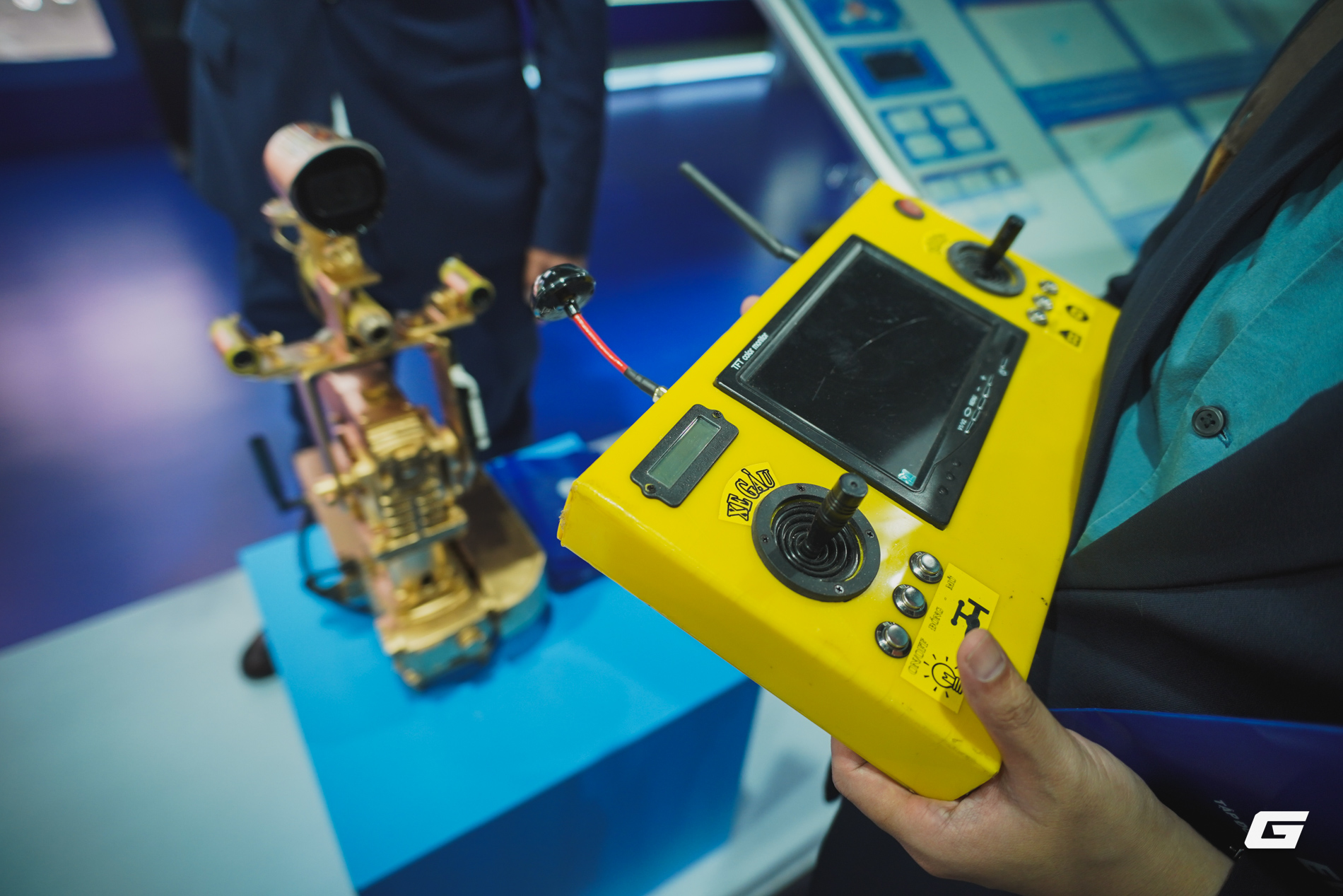 Giữa rừng giải pháp an ninh mạng phi vật lý, robot phun nước vệ sinh đường điện của EVN "nổi bật giữa đám đông"- Ảnh 6. Giữa rừng giải pháp an ninh mạng phi vật lý, robot phun nước vệ sinh đường điện của EVN "nổi bật giữa đám đông"- Ảnh 6.