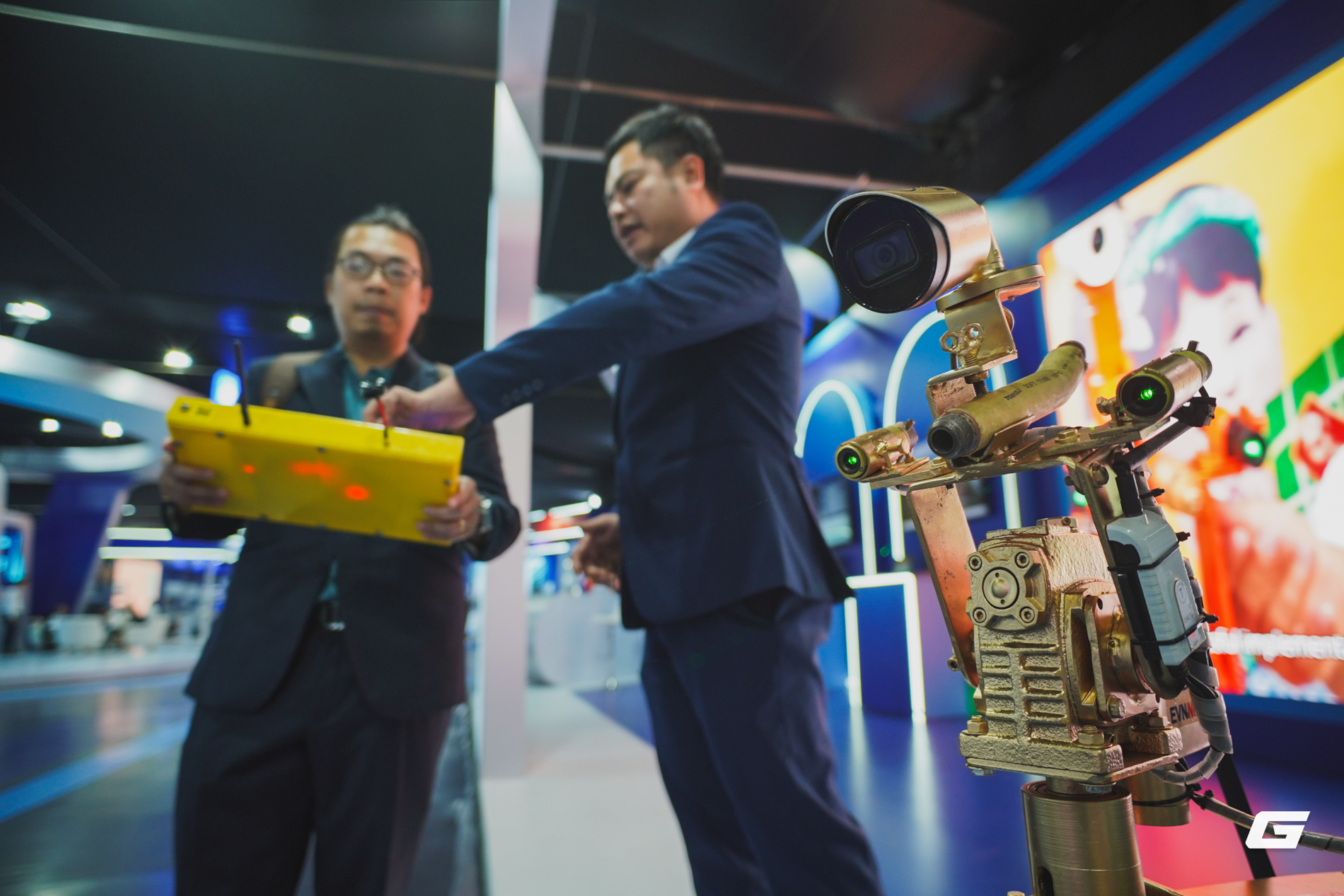 Giữa rừng giải pháp an ninh mạng phi vật lý, robot phun nước vệ sinh đường điện của EVN "nổi bật giữa đám đông"- Ảnh 5. Giữa rừng giải pháp an ninh mạng phi vật lý, robot phun nước vệ sinh đường điện của EVN "nổi bật giữa đám đông"- Ảnh 5.