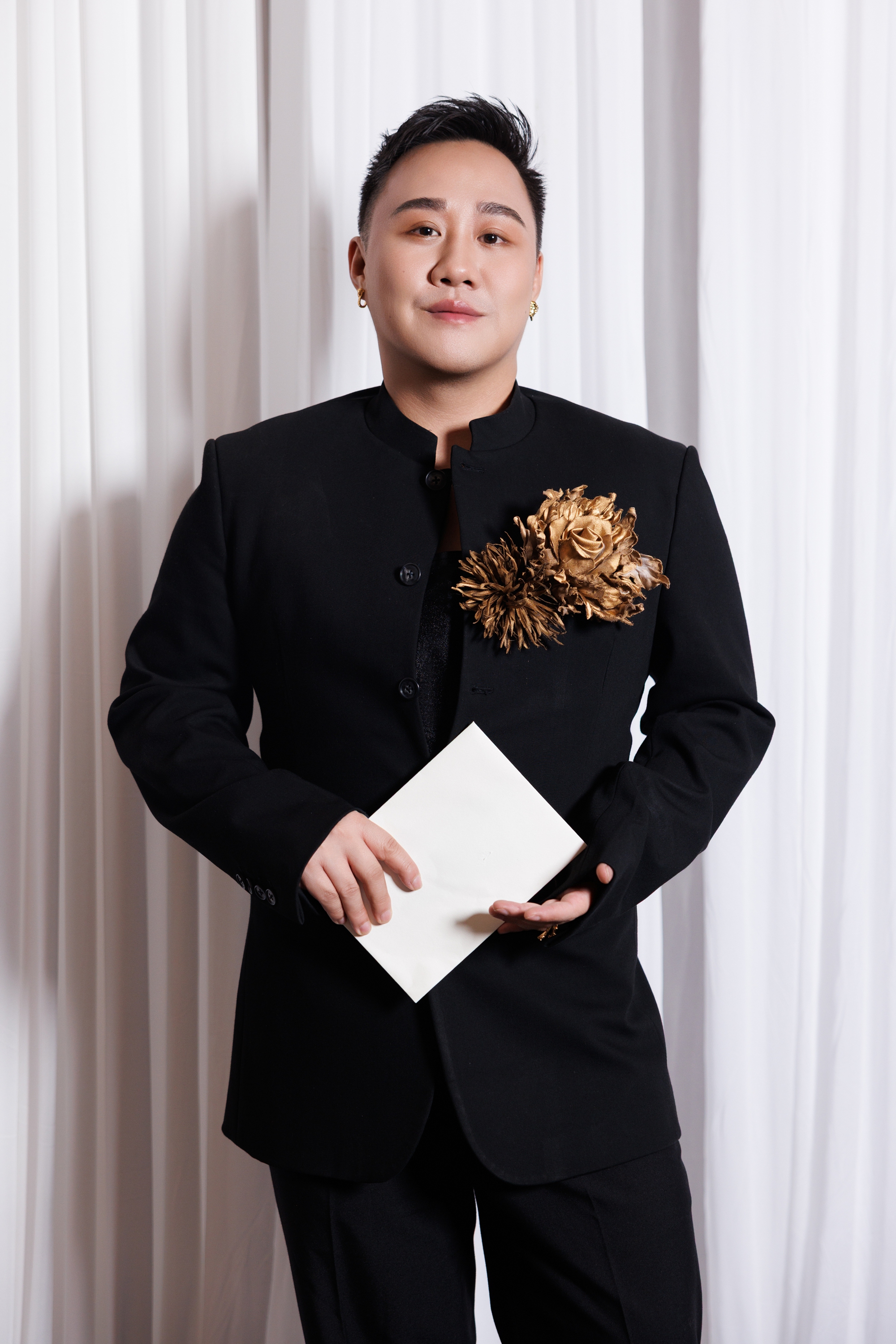 Nửa showbiz đến chúc phúc Chế Nguyễn Quỳnh Châu: Hoà Minzy nổi bần bật trong váy xuyên thấu, Ngô Kiến Huy - Khổng Tú Quỳnh đụng mặt- Ảnh 19. Nửa showbiz đến chúc phúc Chế Nguyễn Quỳnh Châu: Hoà Minzy nổi bần bật trong váy xuyên thấu, Ngô Kiến Huy - Khổng Tú Quỳnh đụng mặt- Ảnh 19.