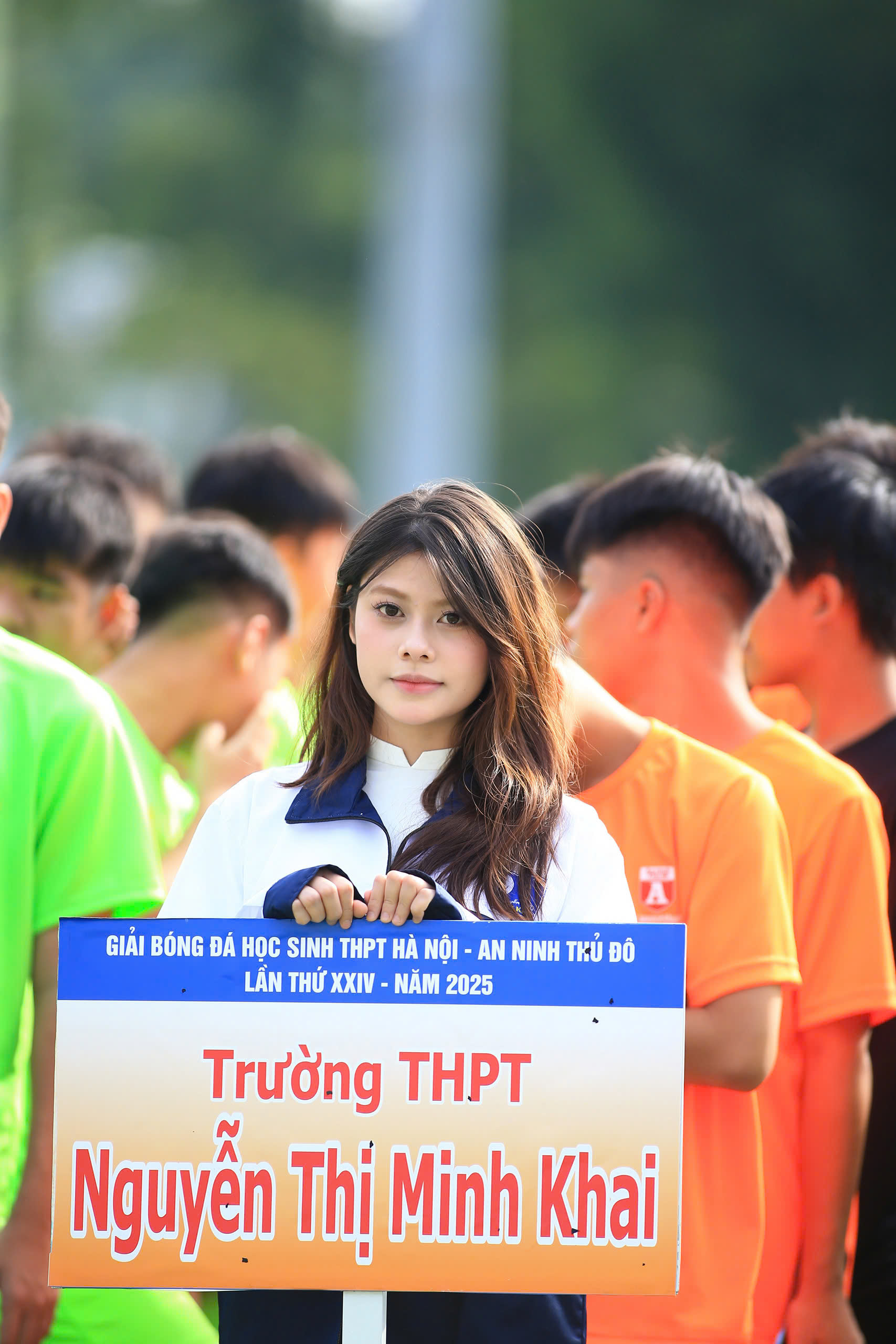 Nữ sinh Hà Nội rạng rỡ trong nắng thu, sôi nổi khai mạc giải đấu 24 tuổi- Ảnh 7. Nữ sinh Hà Nội rạng rỡ trong nắng thu, sôi nổi khai mạc giải đấu 24 tuổi- Ảnh 7.