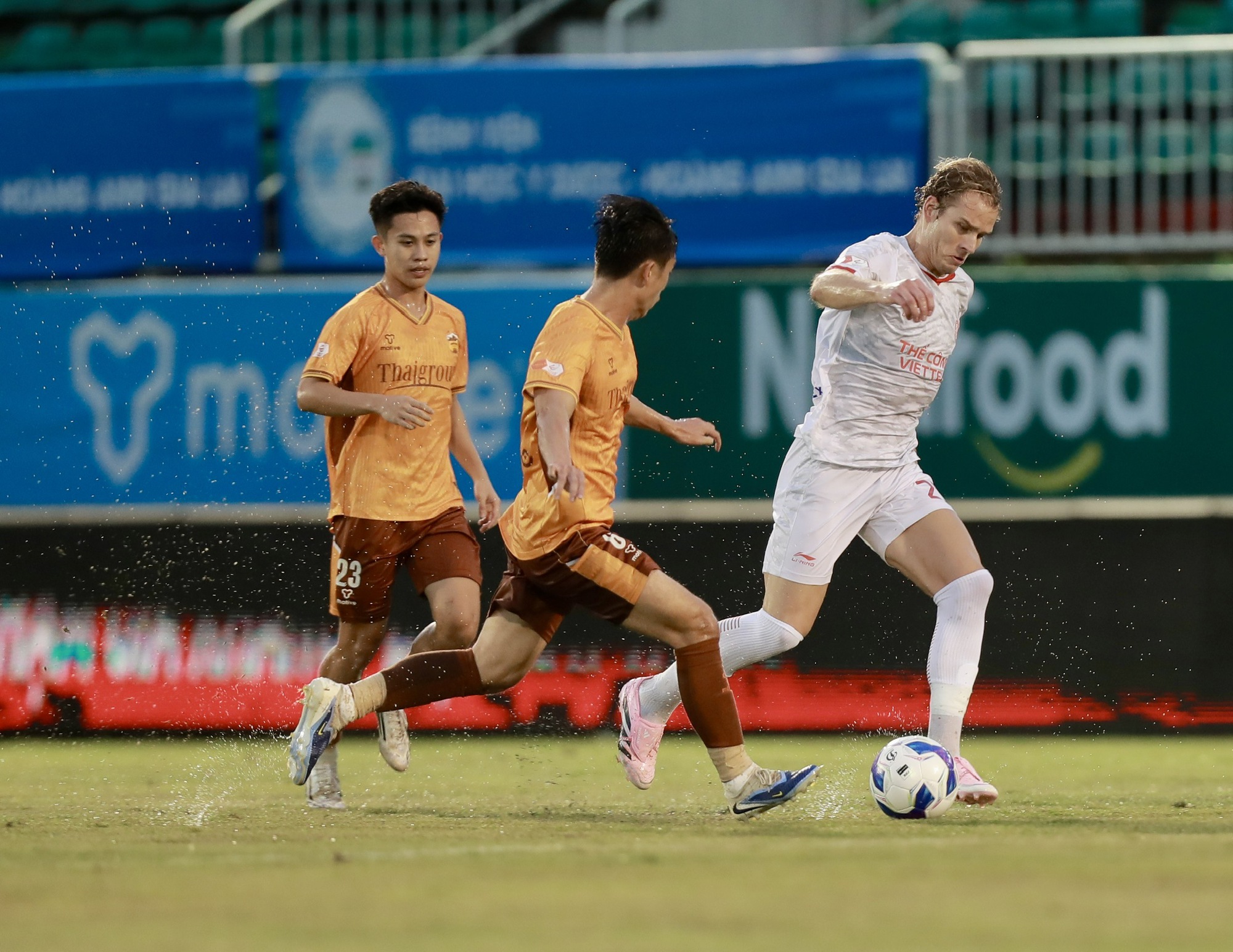 HAGL thắng sốc đội nhì bảng V.League, nối dài thành tích khó tin khi đấu HLV châu Âu- Ảnh 1. HAGL thắng sốc đội nhì bảng V.League, nối dài thành tích khó tin khi đấu HLV châu Âu- Ảnh 1.
