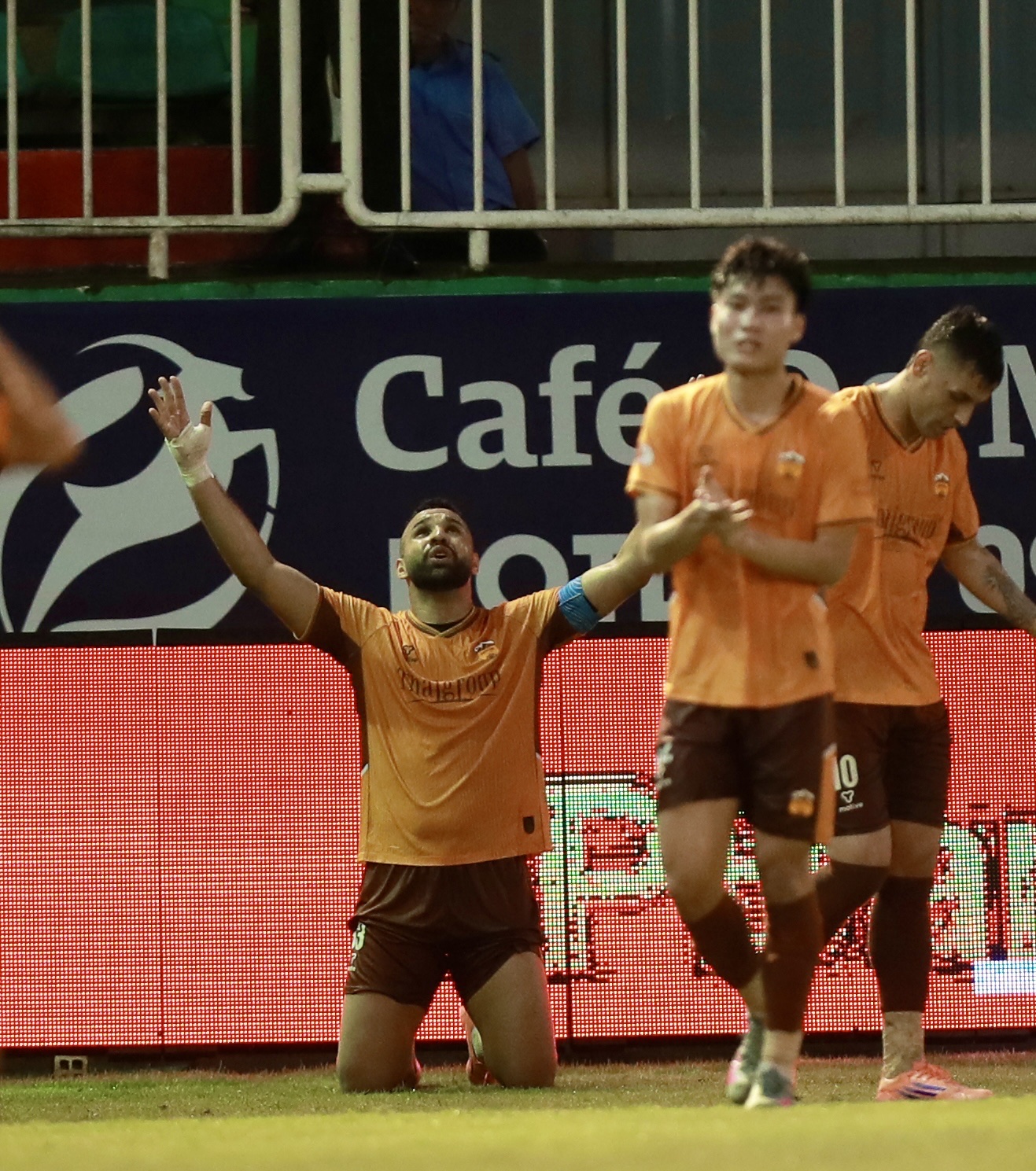 HAGL thắng sốc đội nhì bảng V.League, nối dài thành tích khó tin khi đấu HLV châu Âu- Ảnh 3. HAGL thắng sốc đội nhì bảng V.League, nối dài thành tích khó tin khi đấu HLV châu Âu- Ảnh 3.
