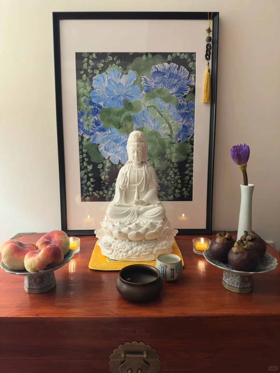 Nhà có bàn thờ Phật: Chỉ cần nhớ 4 điều này khi thắp hương, cuộc sống bỗng nhiên thuận lợi đến bất ngờ- Ảnh 3. Nhà có bàn thờ Phật: Chỉ cần nhớ 4 điều này khi thắp hương, cuộc sống bỗng nhiên thuận lợi đến bất ngờ- Ảnh 3.