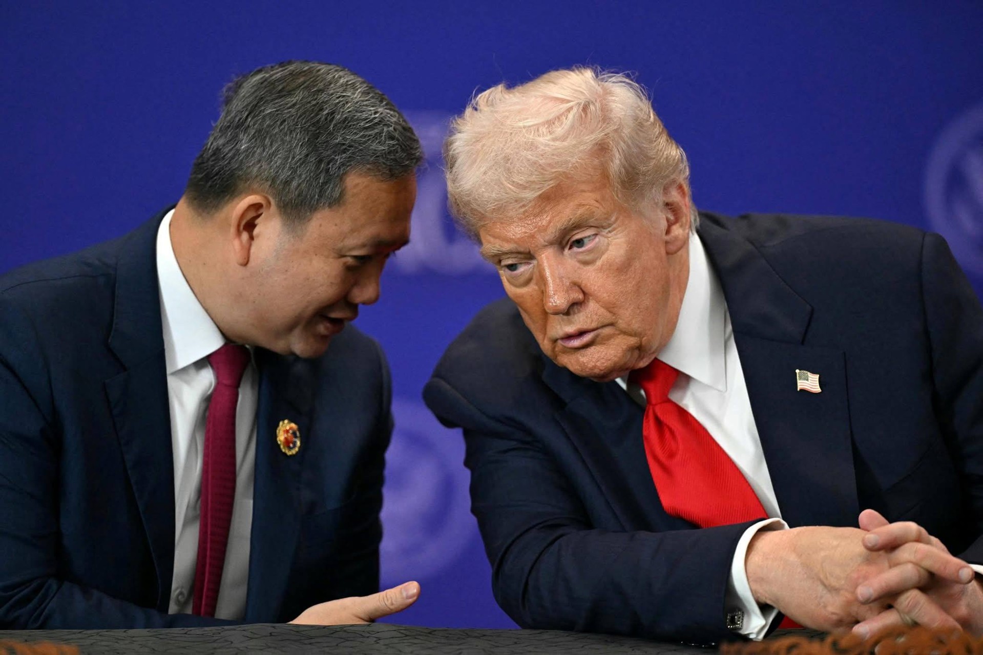 Thủ tướng Campuchia lần đầu trò chuyện với ông Trump: Mỹ bỏ cấm vận vũ khí, nối lại tập trận sau 8 năm- Ảnh 1. Thủ tướng Campuchia lần đầu trò chuyện với ông Trump: Mỹ bỏ cấm vận vũ khí, nối lại tập trận sau 8 năm- Ảnh 1.