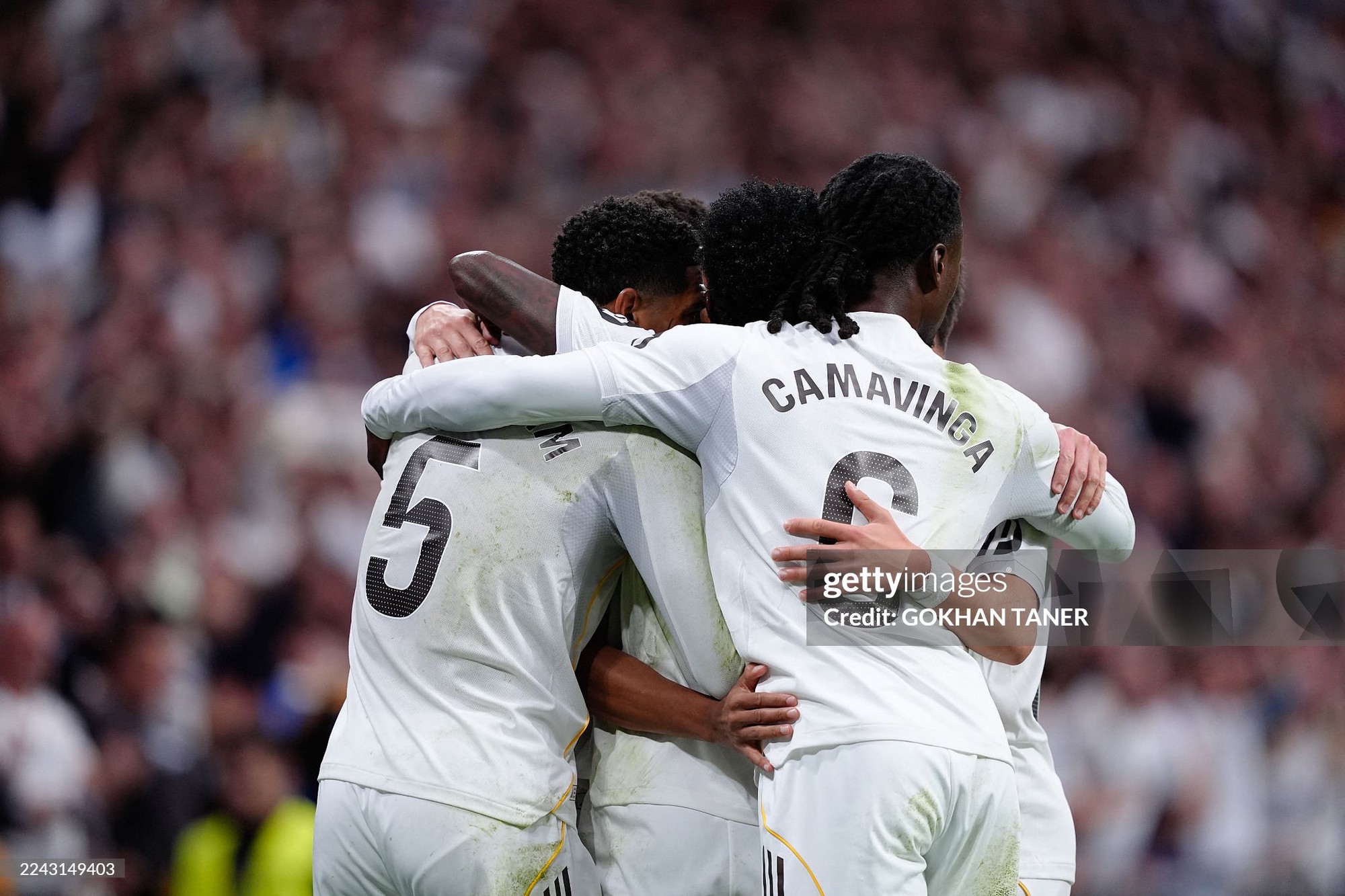Yamal liên tục bị khiêu khích, Vinicius "nổi điên" trong ngày Real Madrid đả bại Barcelona- Ảnh 1. Yamal liên tục bị khiêu khích, Vinicius "nổi điên" trong ngày Real Madrid đả bại Barcelona- Ảnh 1.