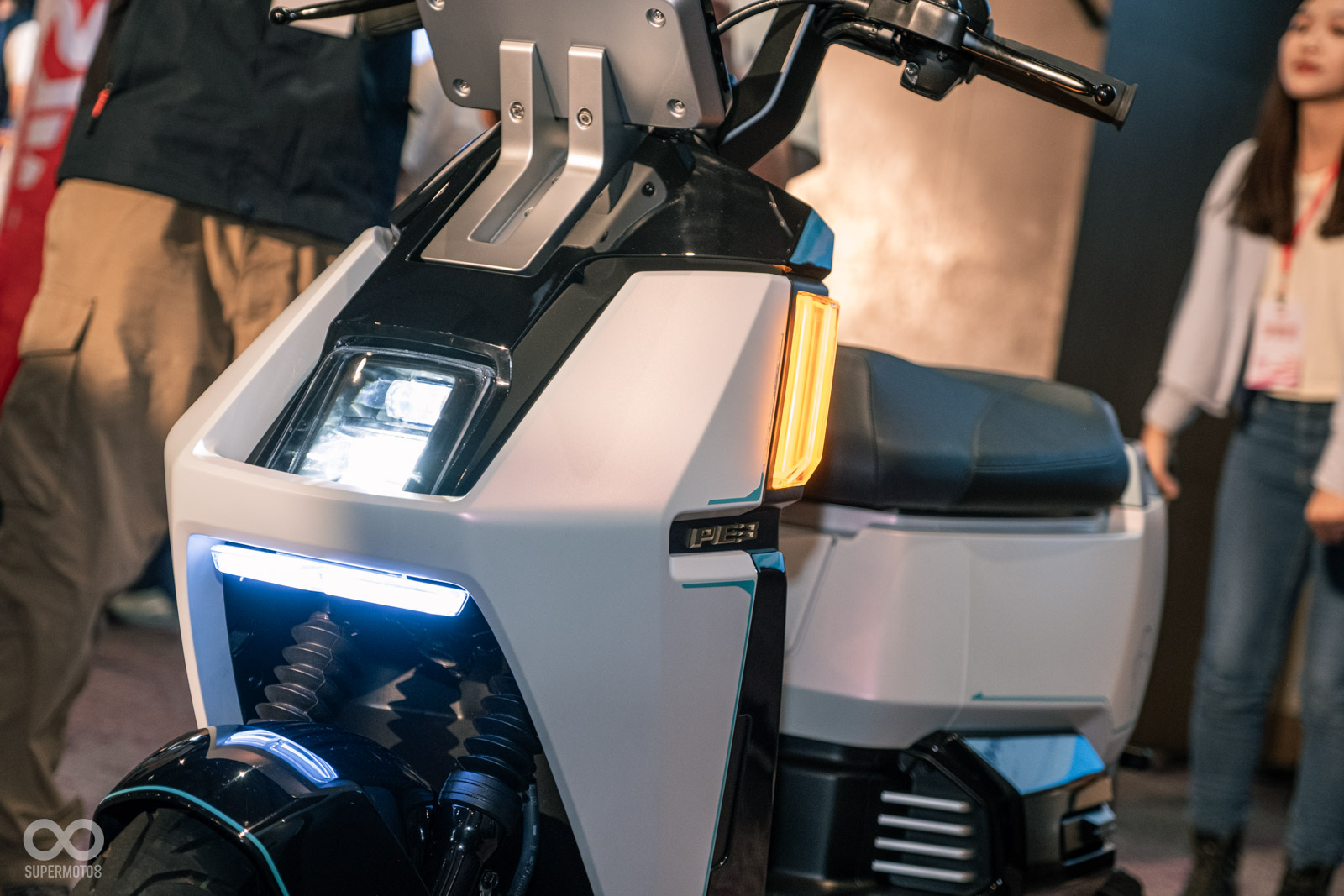 Đ&acirc;y l&agrave; chiếc xe điện kh&ocirc;ng bao giờ phải lo hết pin: SYM PE3- Ảnh 5.