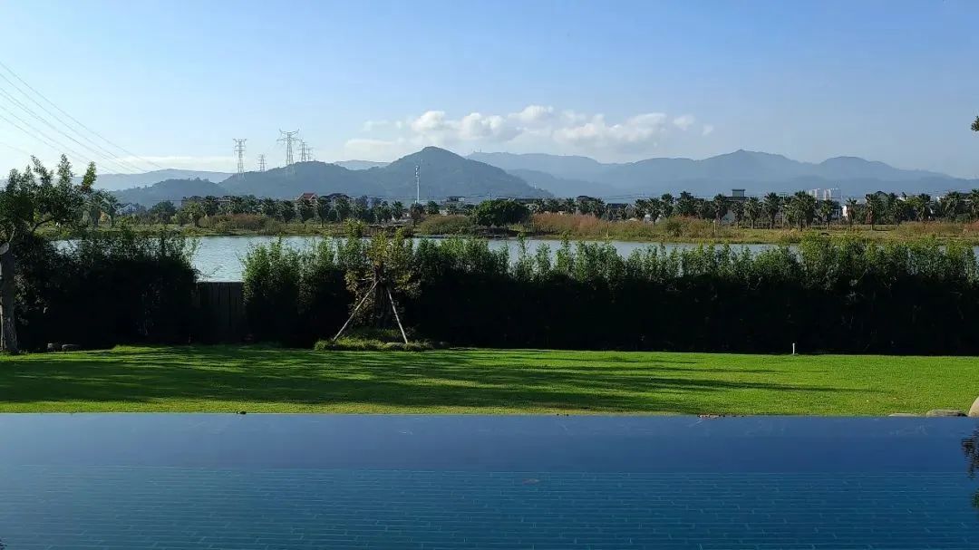 Nam nghệ sĩ 70 tuổi xây biệt thự 1.200m2 cùng vợ dưỡng già: Không sống cùng con cháu, không nghỉ hưu vẫn hài lòng- Ảnh 1. Nam nghệ sĩ 70 tuổi xây biệt thự 1.200m2 cùng vợ dưỡng già: Không sống cùng con cháu, không nghỉ hưu vẫn hài lòng- Ảnh 1.
