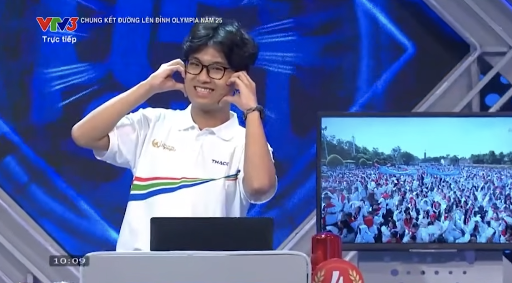 2 cô gái "hạ đo ván" cam thường nhà đài, được tìm kiếm sau Olympia 2025 là ai?- Ảnh 1. 2 cô gái "hạ đo ván" cam thường nhà đài, được tìm kiếm sau Olympia 2025 là ai?- Ảnh 1.