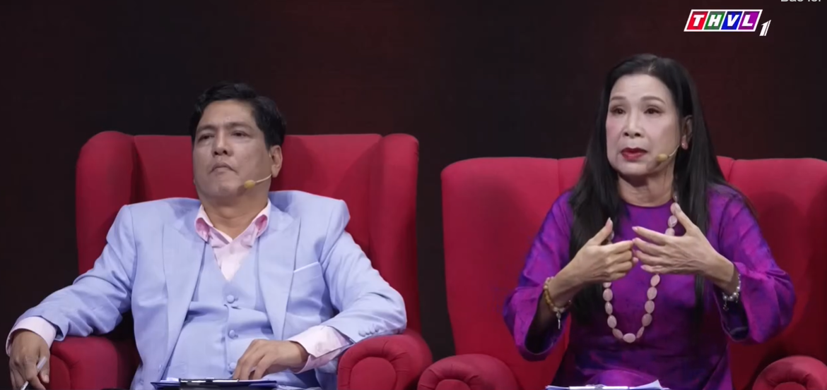 Nữ NSND 69 tuổi nổi giận nói thẳng đàn em ngay trên sóng truyền hình- Ảnh 2. Nữ NSND 69 tuổi nổi giận nói thẳng đàn em ngay trên sóng truyền hình- Ảnh 2.