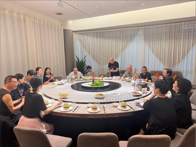 Lương hưu mẹ chồng 30 triệu nhưng họ hàng hỏi, tôi trả lời: “3 triệu đồng/tháng, chúng cháu vẫn chu cấp”, cả đời không quên phản ứng nhà chồng- Ảnh 3. Lương hưu mẹ chồng 30 triệu nhưng họ hàng hỏi, tôi trả lời: “3 triệu đồng/tháng, chúng cháu vẫn chu cấp”, cả đời không quên phản ứng nhà chồng- Ảnh 3.