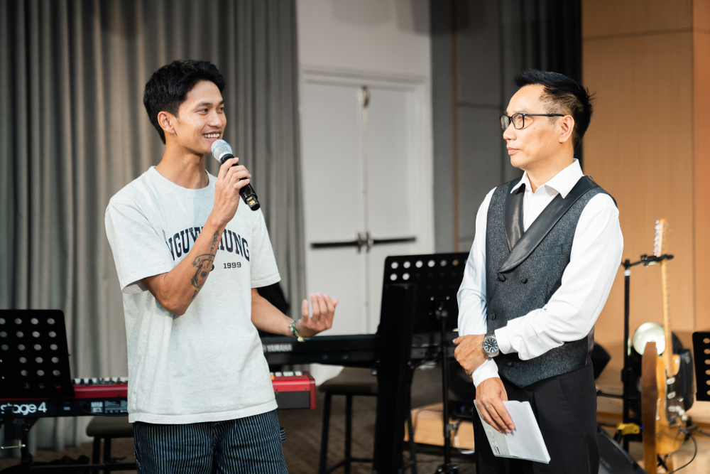 Đến xem MV "Còn gì đẹp hơn", Nguyễn Hùng: Tôi không có động cơ đặc biệt khi viết bài này- Ảnh 4. Đến xem MV "Còn gì đẹp hơn", Nguyễn Hùng: Tôi không có động cơ đặc biệt khi viết bài này- Ảnh 4.