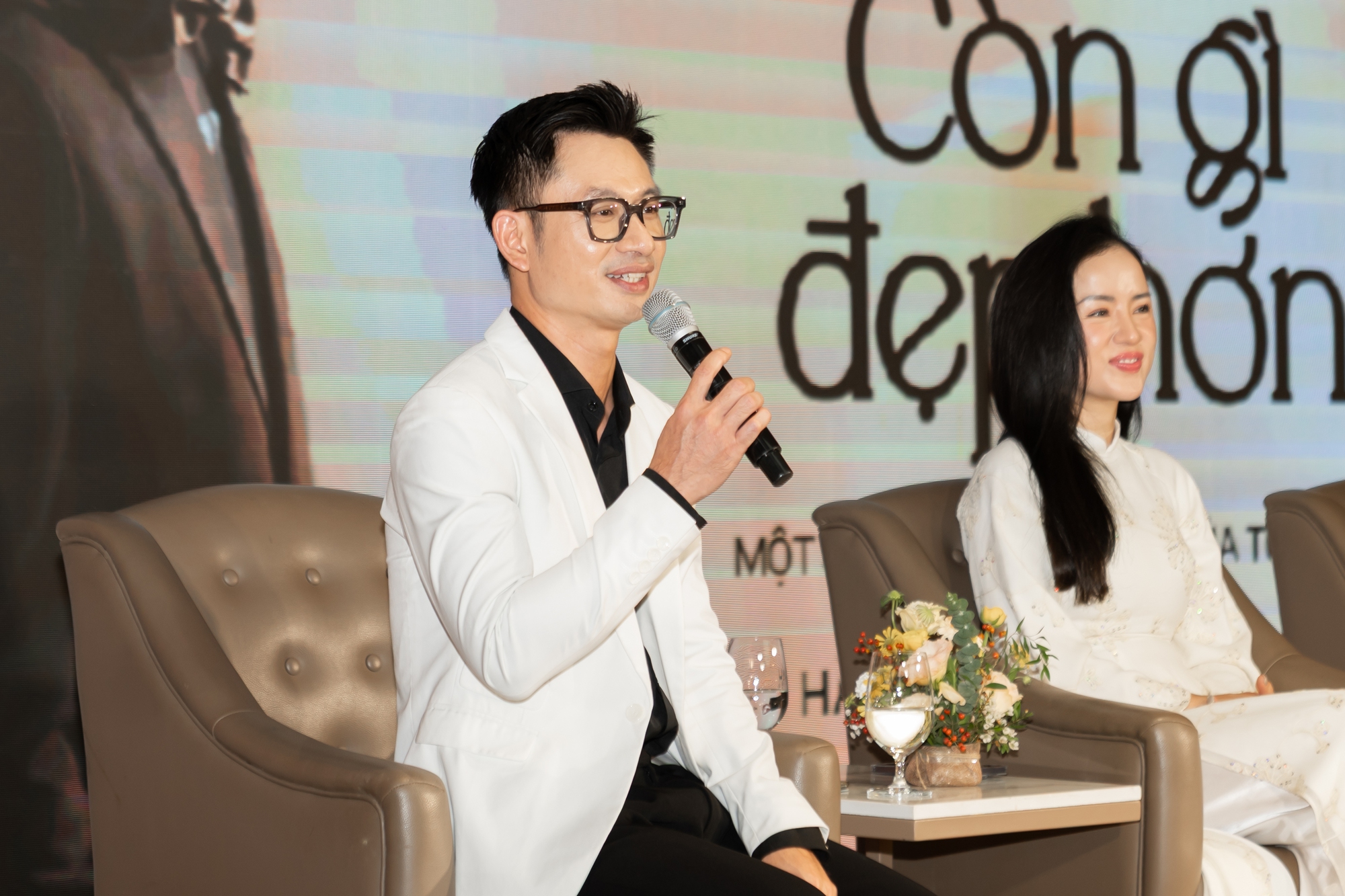 Đến xem MV "Còn gì đẹp hơn", Nguyễn Hùng: Tôi không có động cơ đặc biệt khi viết bài này- Ảnh 3. Đến xem MV "Còn gì đẹp hơn", Nguyễn Hùng: Tôi không có động cơ đặc biệt khi viết bài này- Ảnh 3.