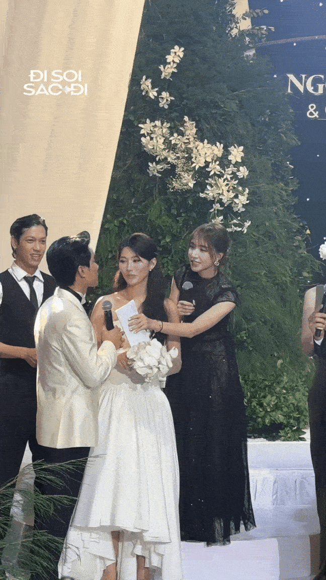 Cát-xê của Hoà Minzy tại đám cưới Á hậu Quỳnh Châu: 4 phong bì và 20 đêm ở phòng khách sạn đẹp nhất!- Ảnh 5. Cát-xê của Hoà Minzy tại đám cưới Á hậu Quỳnh Châu: 4 phong bì và 20 đêm ở phòng khách sạn đẹp nhất!- Ảnh 5.