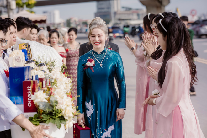 Ch&acirc;n dung hội mẹ chồng g&acirc;y sốt v&igrave; qu&aacute; trẻ- Ảnh 9.