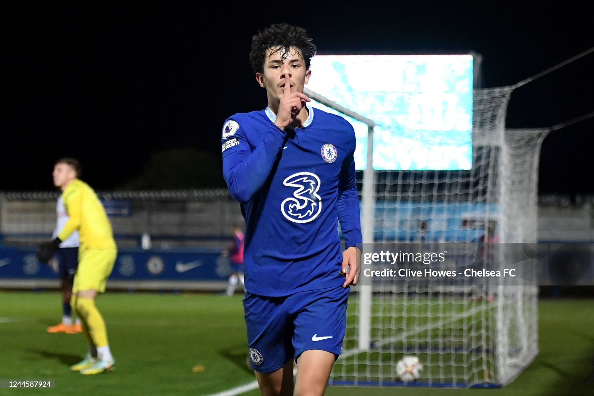 Quyết lấy lại ngôi vương AFF Cup từ tay Việt Nam, Madam Pang “chơi lớn” nhập tịch cựu tiền đạo Chelsea- Ảnh 1. Quyết lấy lại ngôi vương AFF Cup từ tay Việt Nam, Madam Pang “chơi lớn” nhập tịch cựu tiền đạo Chelsea- Ảnh 1.