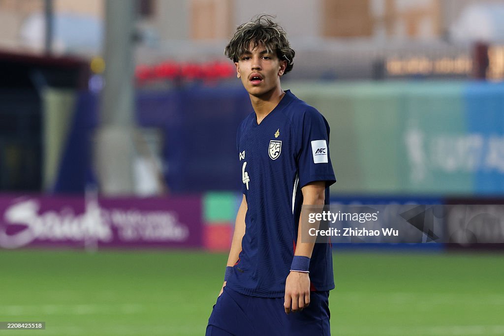 Quyết lấy lại ngôi vương AFF Cup từ tay Việt Nam, Madam Pang “chơi lớn” nhập tịch cựu tiền đạo Chelsea- Ảnh 2. Quyết lấy lại ngôi vương AFF Cup từ tay Việt Nam, Madam Pang “chơi lớn” nhập tịch cựu tiền đạo Chelsea- Ảnh 2.