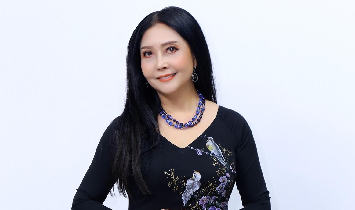 Nữ danh ca sang Pháp sống cực khổ, 10 năm "mất tích", đồng nghiệp tìm 3 tháng mới được- Ảnh 1. Nữ danh ca sang Pháp sống cực khổ, 10 năm "mất tích", đồng nghiệp tìm 3 tháng mới được- Ảnh 1.