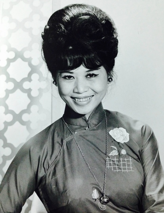 Nữ danh ca sang Pháp sống cực khổ, 10 năm "mất tích", đồng nghiệp tìm 3 tháng mới được- Ảnh 3. Nữ danh ca sang Pháp sống cực khổ, 10 năm "mất tích", đồng nghiệp tìm 3 tháng mới được- Ảnh 3.