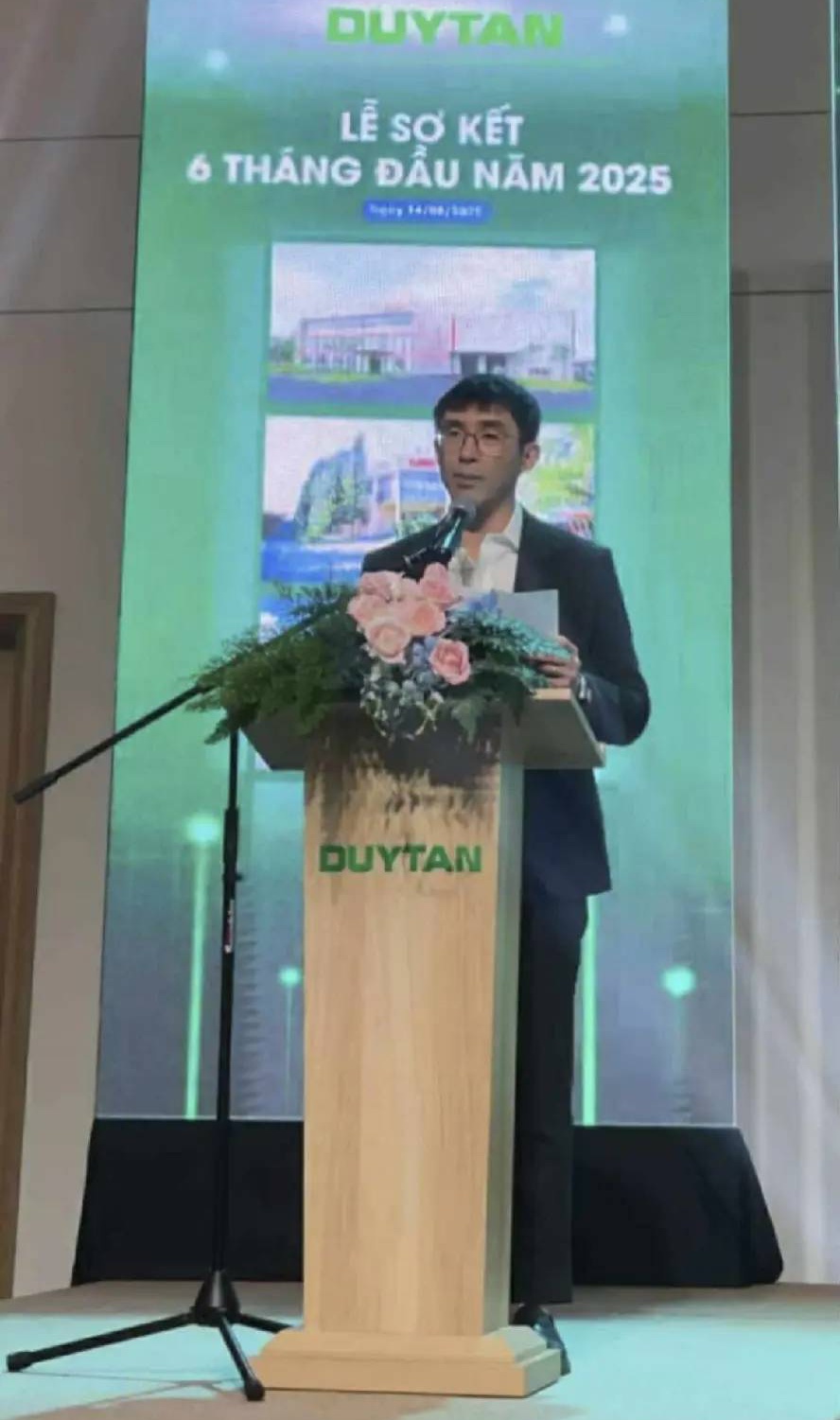 Midu và gia đình Chủ tịch Nhựa tái chế Duy Tân lộ bức ảnh chưa từng thấy- Ảnh 3.