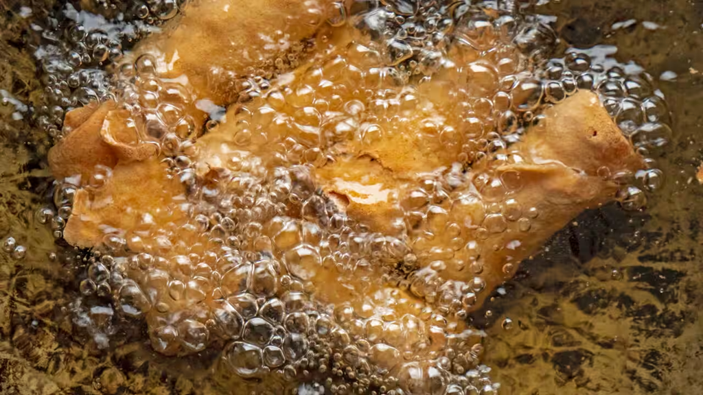 Ngày càng nhiều người bị đột quỵ? Bác sĩ khuyên: Chớ dại đụng nhiều 3 món này- Ảnh 2.