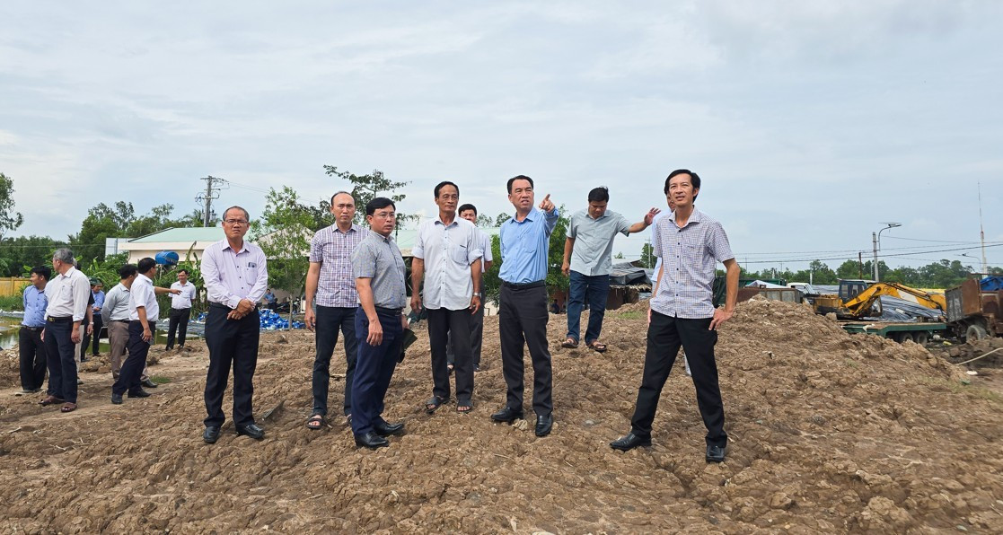 Ô nhiễm chưa dứt, bãi rác còn 'bốc mùi': Vĩnh Long ra lệnh tổng kiểm tra các nguồn thải lớn- Ảnh 5.