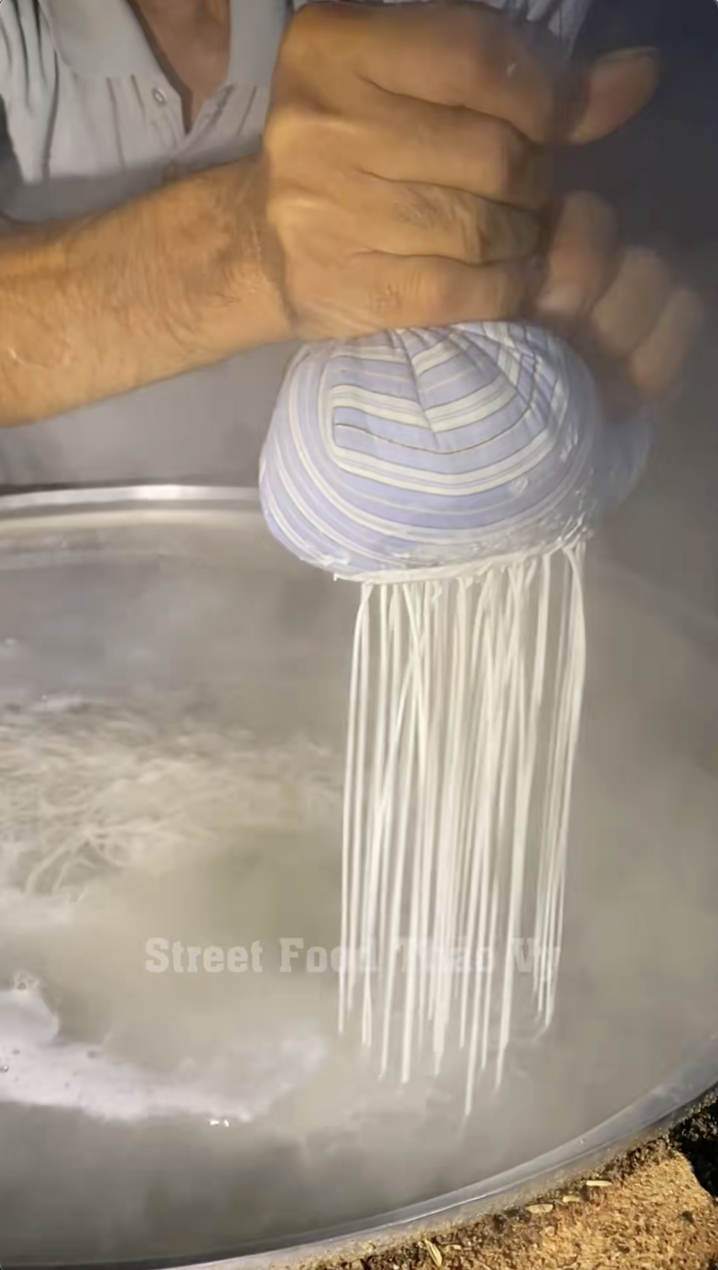 Sự thật đằng sau tô bún đắt nhất Việt Nam- Ảnh 4.