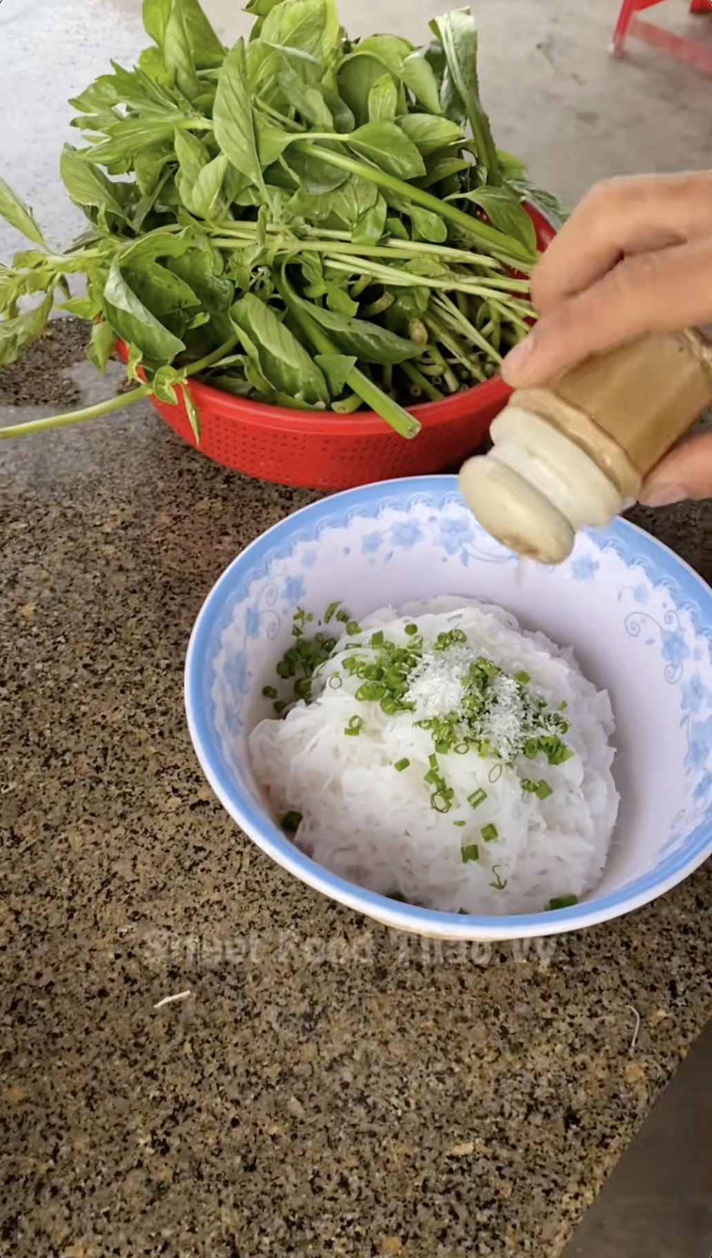 Sự thật đằng sau tô bún đắt nhất Việt Nam- Ảnh 5.