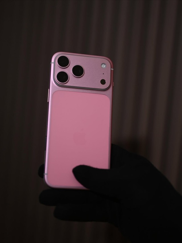 Lộ diện iPhone 17 Pro Max màu hồng đẹp sang xịn, nổi bật hơn cả  Lộ diện iPhone 17 Pro Max màu hồng đẹp sang xịn, nổi bật hơn cả