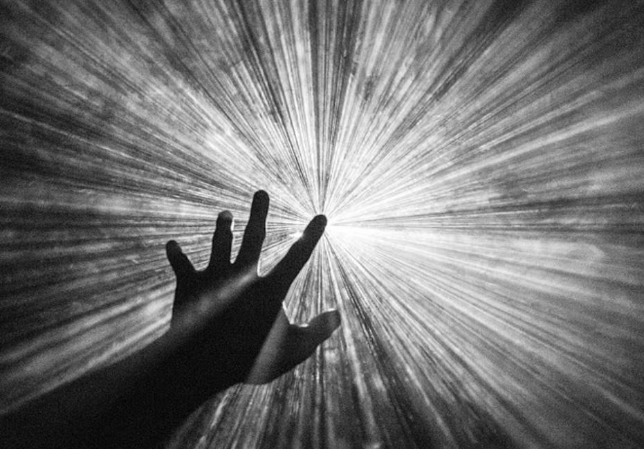 48 người tiết lộ những gì họ thấy ở "thế giới bên kia"- Ảnh 1.