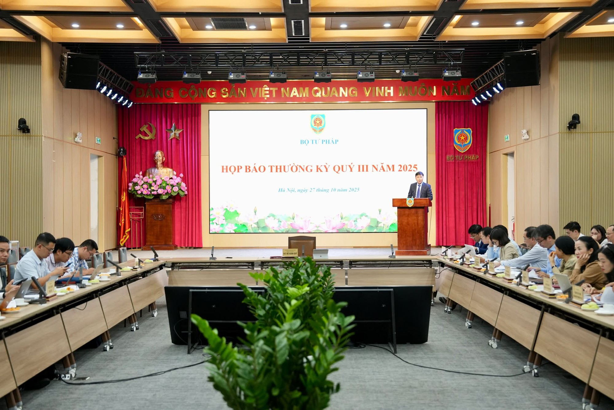 Bộ Tư pháp: Ông Trịnh Văn Quyết đã khắc phục toàn bộ hậu quả vụ án- Ảnh 1. Bộ Tư pháp: Ông Trịnh Văn Quyết đã khắc phục toàn bộ hậu quả vụ án- Ảnh 1.