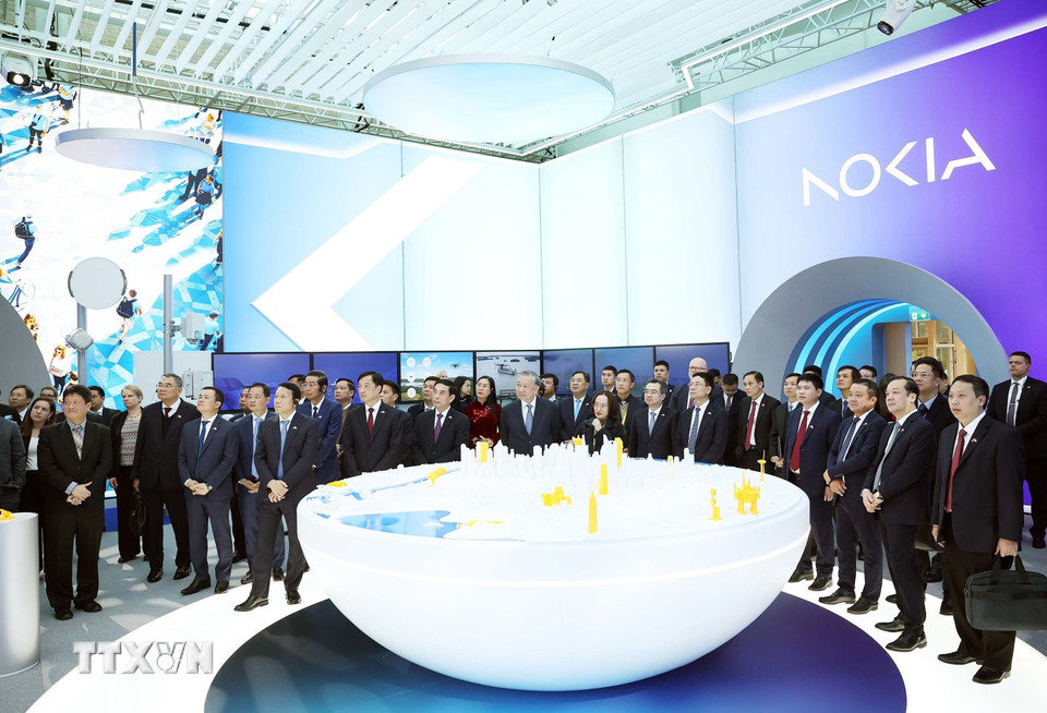 Nokia "thắng kép" tại Việt Nam: Vừa ký hợp đồng hạ tầng mới với VNPT, vừa vận hành cứ điểm sản xuất AirScale toàn cầu - Ảnh 3. Nokia "thắng kép" tại Việt Nam: Vừa ký hợp đồng hạ tầng mới với VNPT, vừa vận hành cứ điểm sản xuất AirScale toàn cầu - Ảnh 3.