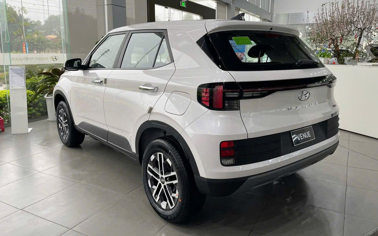 Loạt đối thủ của Fronx giảm giá hàng chục triệu đồng tại Việt Nam: Sonet bản mới liên tục giảm, Venue thực tế còn 450 triệu đồng- Ảnh 6. Loạt đối thủ của Fronx giảm giá hàng chục triệu đồng tại Việt Nam: Sonet bản mới liên tục giảm, Venue thực tế còn 450 triệu đồng- Ảnh 6.