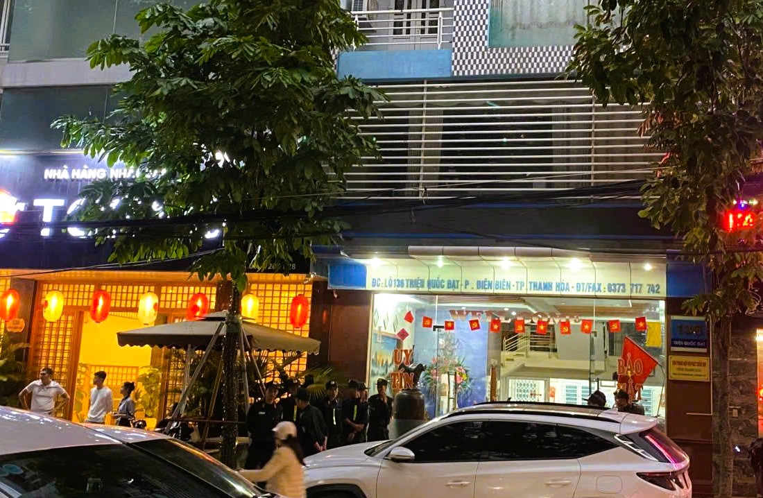 VIDEO: Công an xuất hiện tại nhà 1 doanh nhân có tiếng ở Thanh Hóa- Ảnh 8.