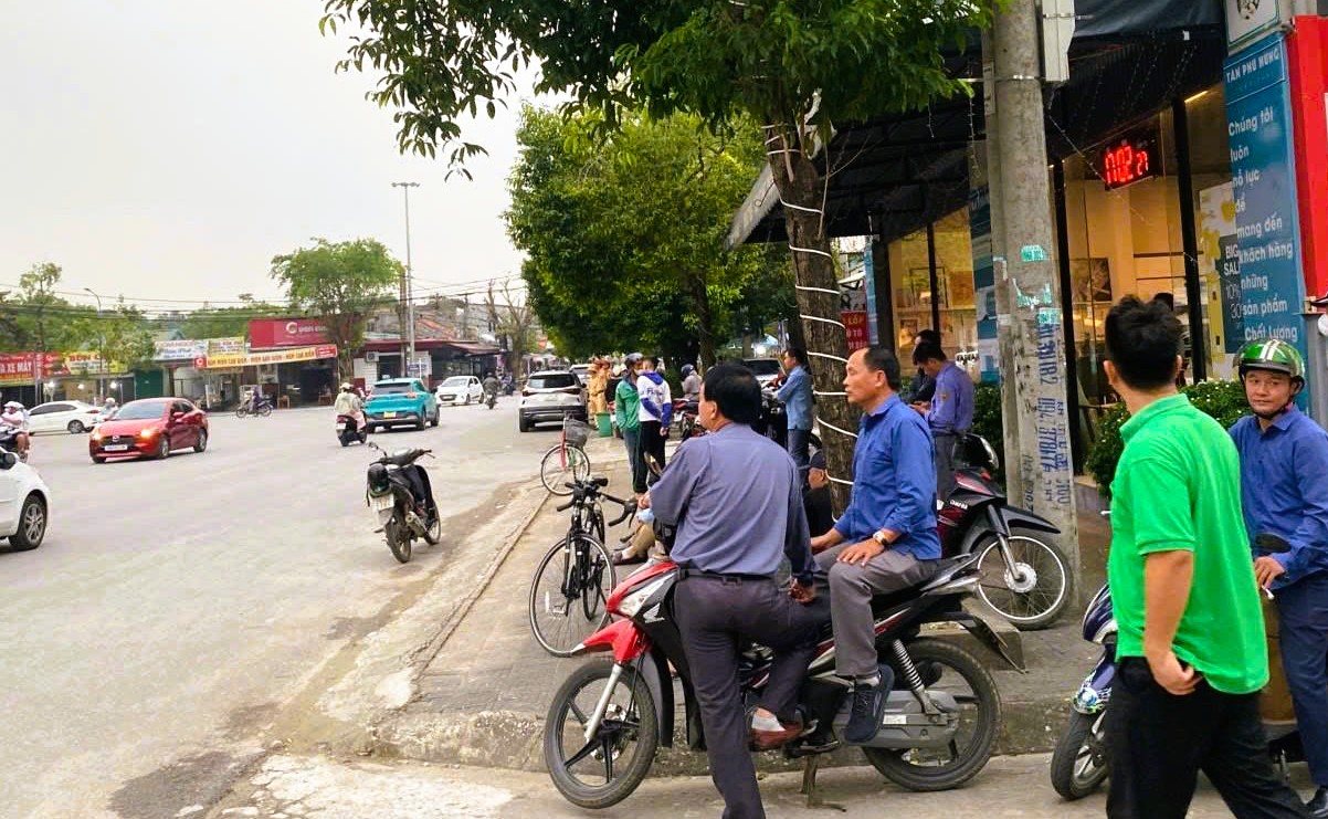 VIDEO: Công an xuất hiện tại nhà 1 doanh nhân có tiếng ở Thanh Hóa- Ảnh 4.