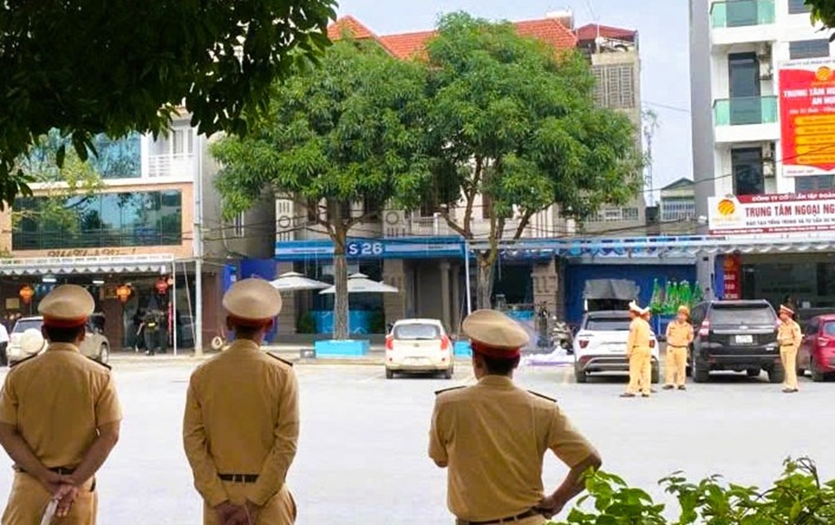 VIDEO: Công an xuất hiện tại nhà 1 doanh nhân có tiếng ở Thanh Hóa- Ảnh 5.