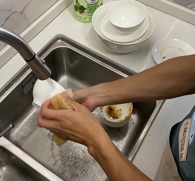 Th&ocirc; nhưng thật: 6 th&oacute;i quen tiết kiệm n&agrave;y đang cướp đi sức khỏe của cả nh&agrave; bạn- Ảnh 4.