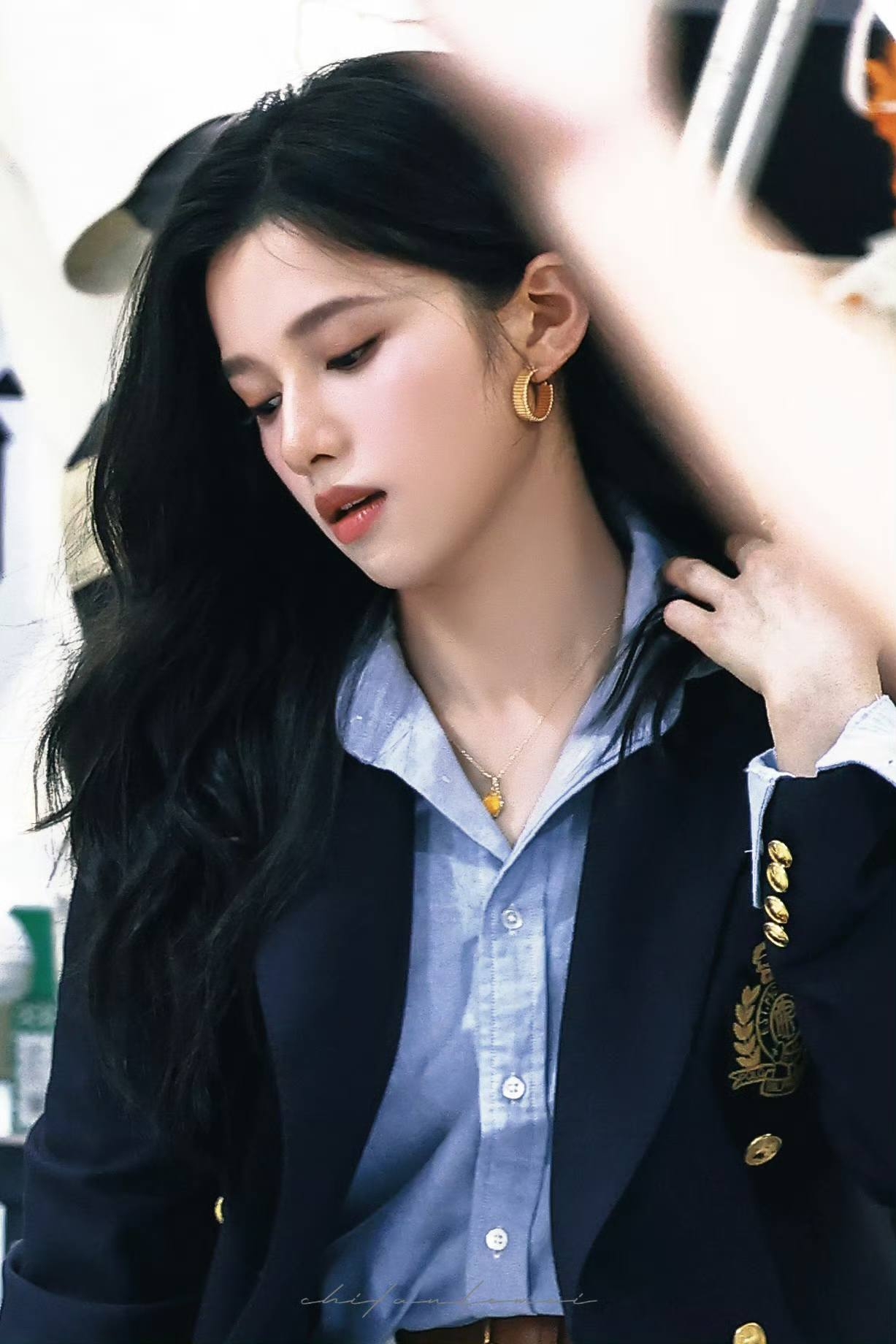 Ai photoshop cho công chúa showbiz mau bước ra xin lỗi khán giả: Visual đúng chuẩn cú lừa, không thể tin cùng 1 người- Ảnh 6.