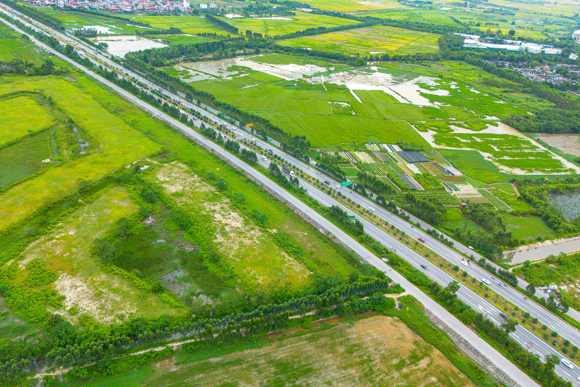 Toàn cảnh khu vực được đề xuất làm khu đô thị rộng gấp 3 lần quận Hoàn Kiếm tại tỉnh có loạt ông lớn Vingroup, Sun Group, T&T đang đầu tư - Ảnh 4. Toàn cảnh khu vực được đề xuất làm khu đô thị rộng gấp 3 lần quận Hoàn Kiếm tại tỉnh có loạt ông lớn Vingroup, Sun Group, T&T đang đầu tư - Ảnh 4.