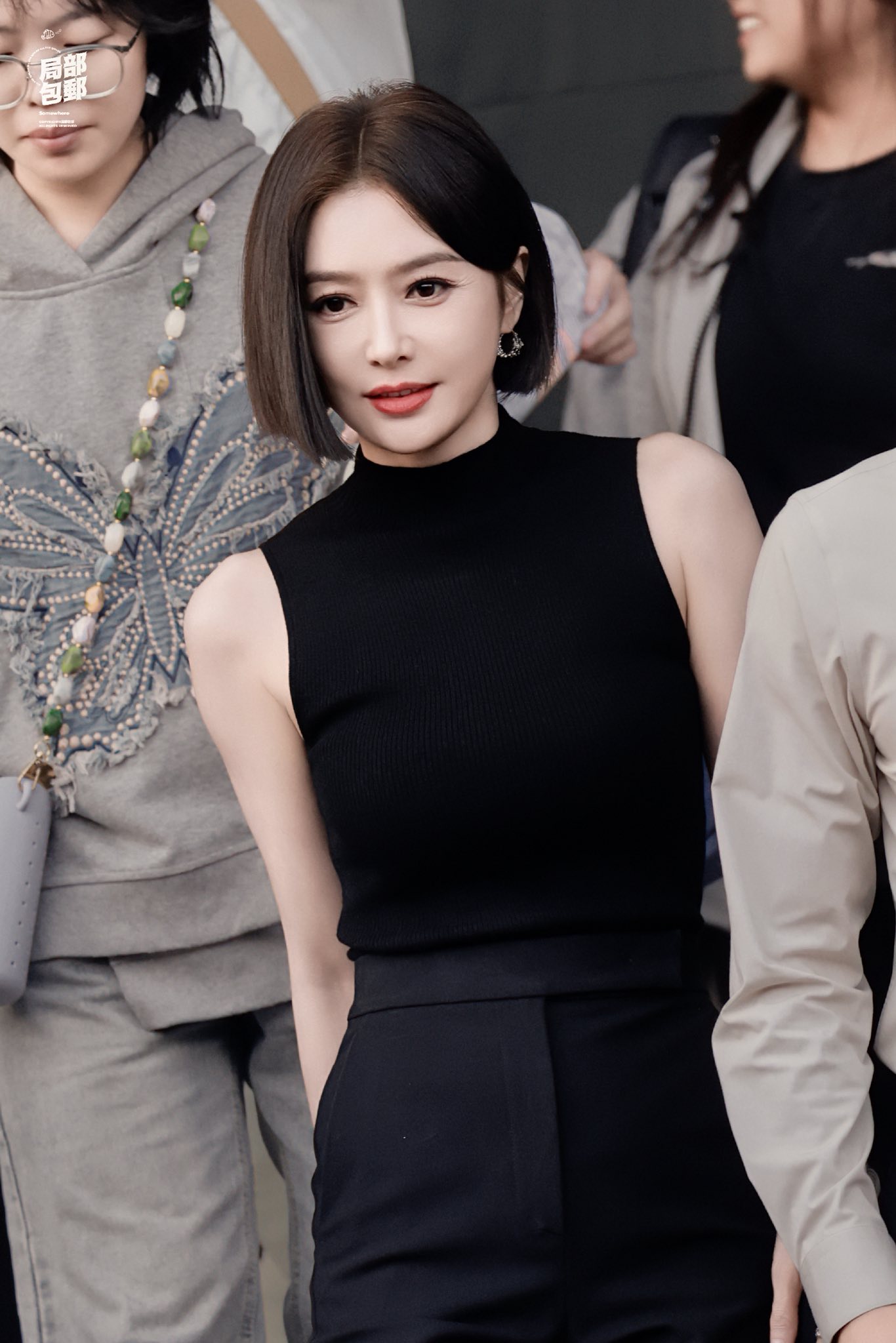 Đ&acirc;y l&agrave; người thật hay l&agrave; AI: Eo mỏng như giấy A4, ch&acirc;n d&agrave;i v&ocirc; c&ugrave;ng tận, bao nhi&ecirc;u c&aacute;i đẹp dồn hết v&agrave;o 1 người- Ảnh 5.