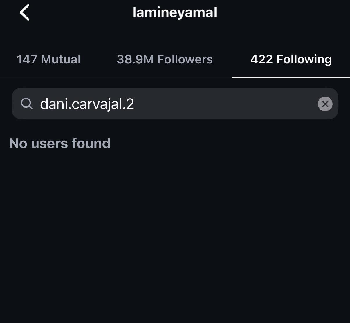 Lamine Yamal làm trò trẻ con- Ảnh 1. Lamine Yamal làm trò trẻ con- Ảnh 1.