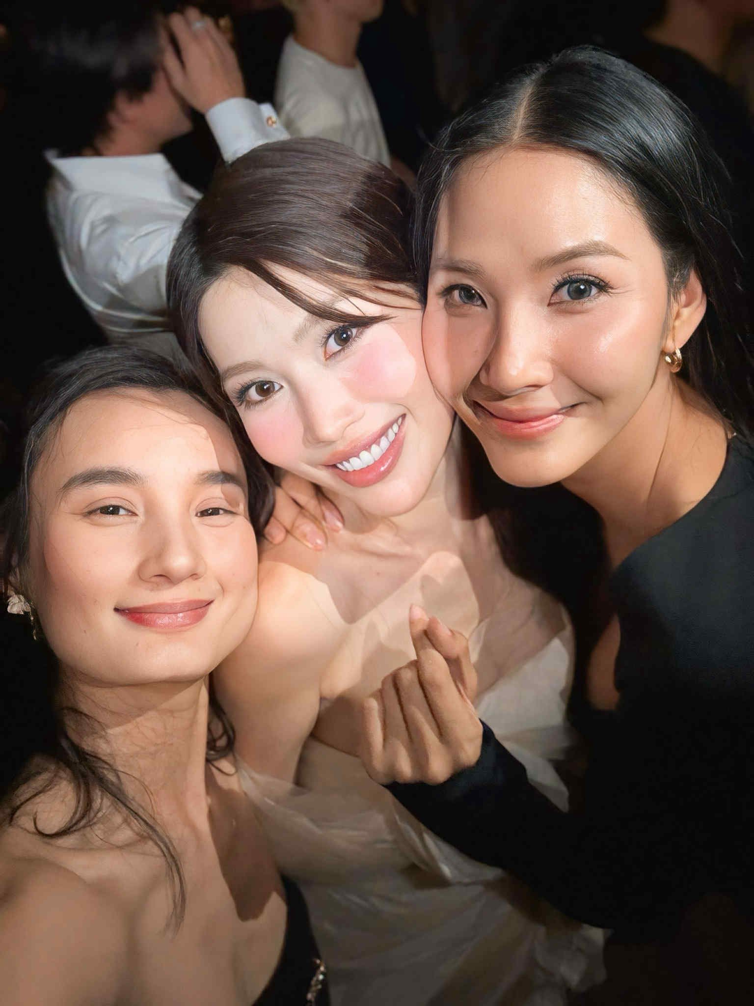 Hoàng Thuỳ - Lê Thuý làm hoà: Chuyện gì đã xảy ra mà "không đội trời chung" suốt 13 năm?- Ảnh 2. Hoàng Thuỳ - Lê Thuý làm hoà: Chuyện gì đã xảy ra mà "không đội trời chung" suốt 13 năm?- Ảnh 2.