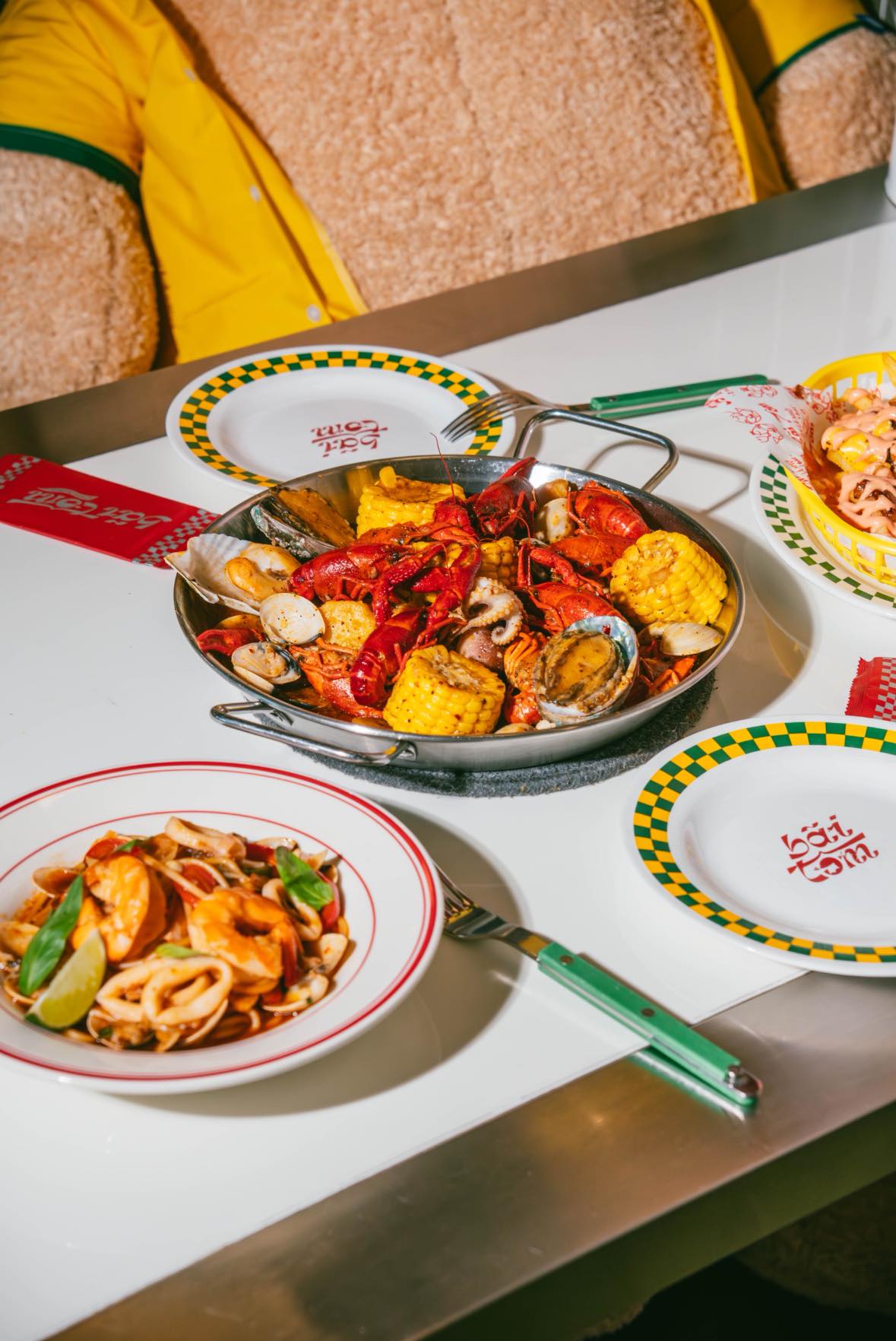 Vì sao Bãi Tôm viral khắp TikTok mà vẫn không  Vì sao Bãi Tôm viral khắp TikTok mà vẫn không