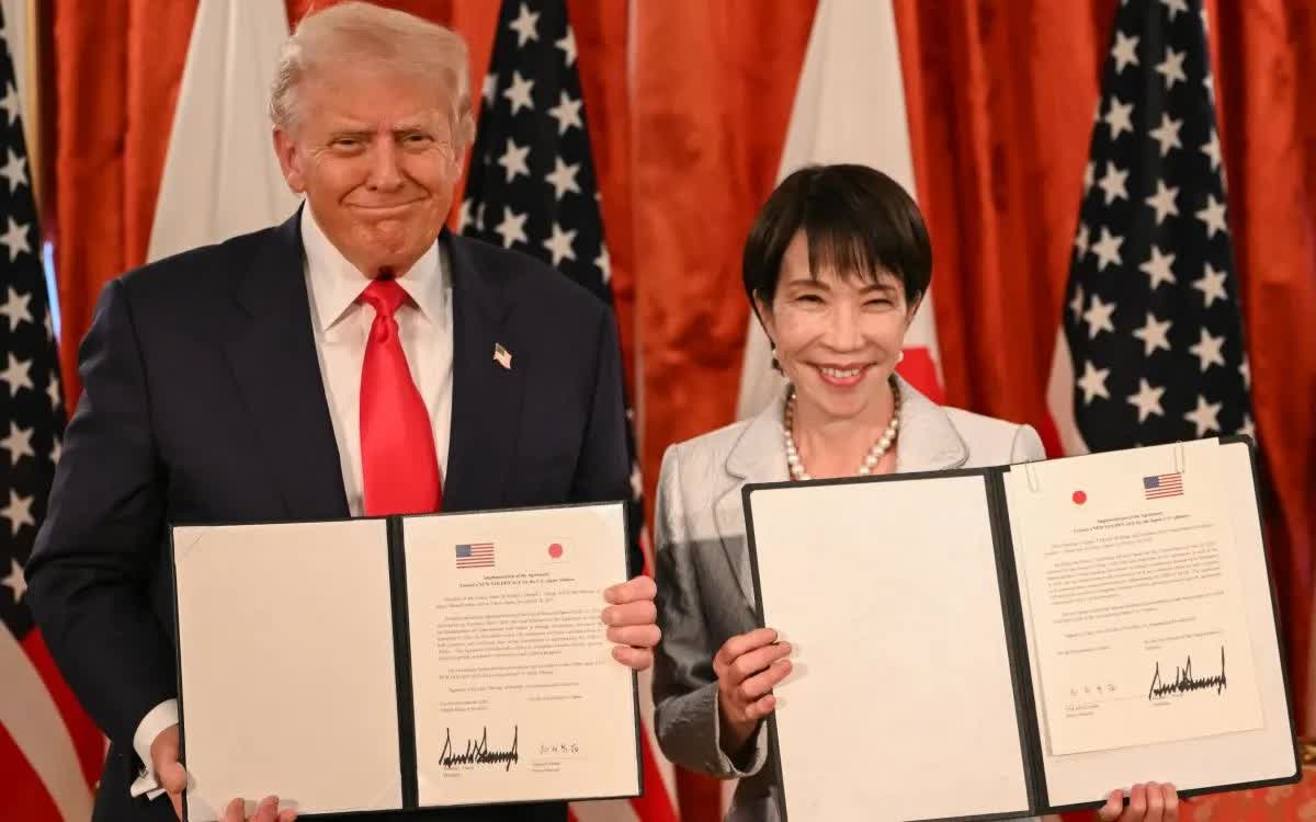 Tổng thống Trump v&agrave; Thủ tướng Takaichi (b&ecirc;n phải) tại Hội nghị thượng đỉnh Nhật Bản - Mỹ ở Tokyo, ng&agrave;y 28/10/2025 (Ảnh: AFP)