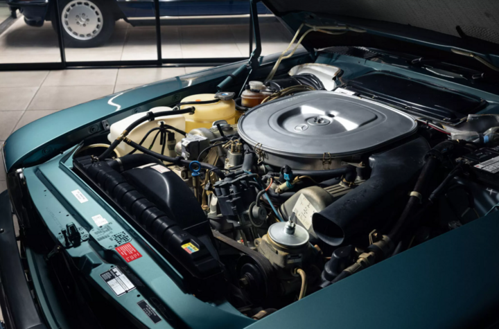 Chiếc siêu xe cổ Mercedes Benz 500 SL khiến giới sưu tầm sửng sốt- Ảnh 6. Chiếc siêu xe cổ Mercedes Benz 500 SL khiến giới sưu tầm sửng sốt- Ảnh 6.