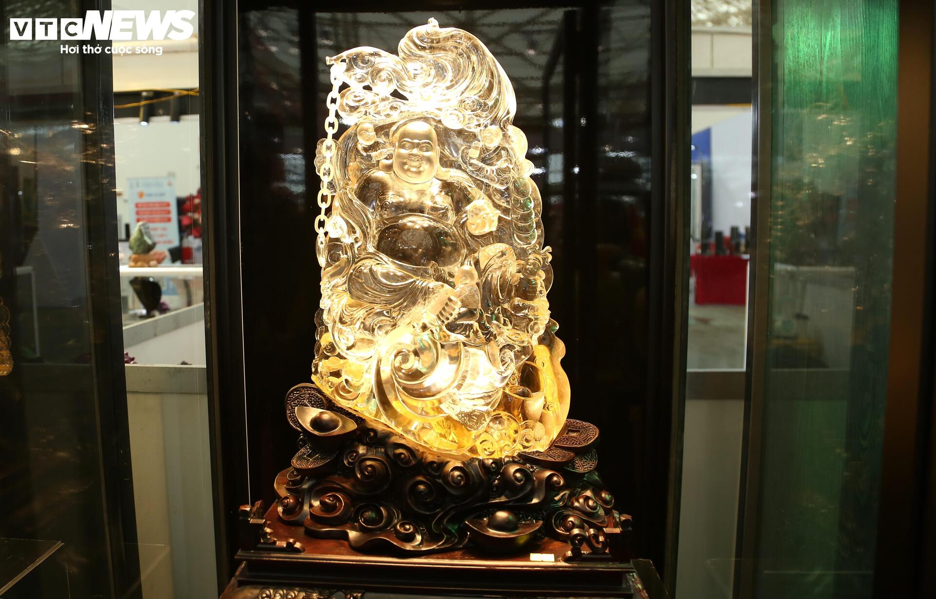 Những siêu phẩm đá quý tiền tỷ ở Hội chợ Mùa thu lần thứ nhất 2025- Ảnh 6. Những siêu phẩm đá quý tiền tỷ ở Hội chợ Mùa thu lần thứ nhất 2025- Ảnh 6.