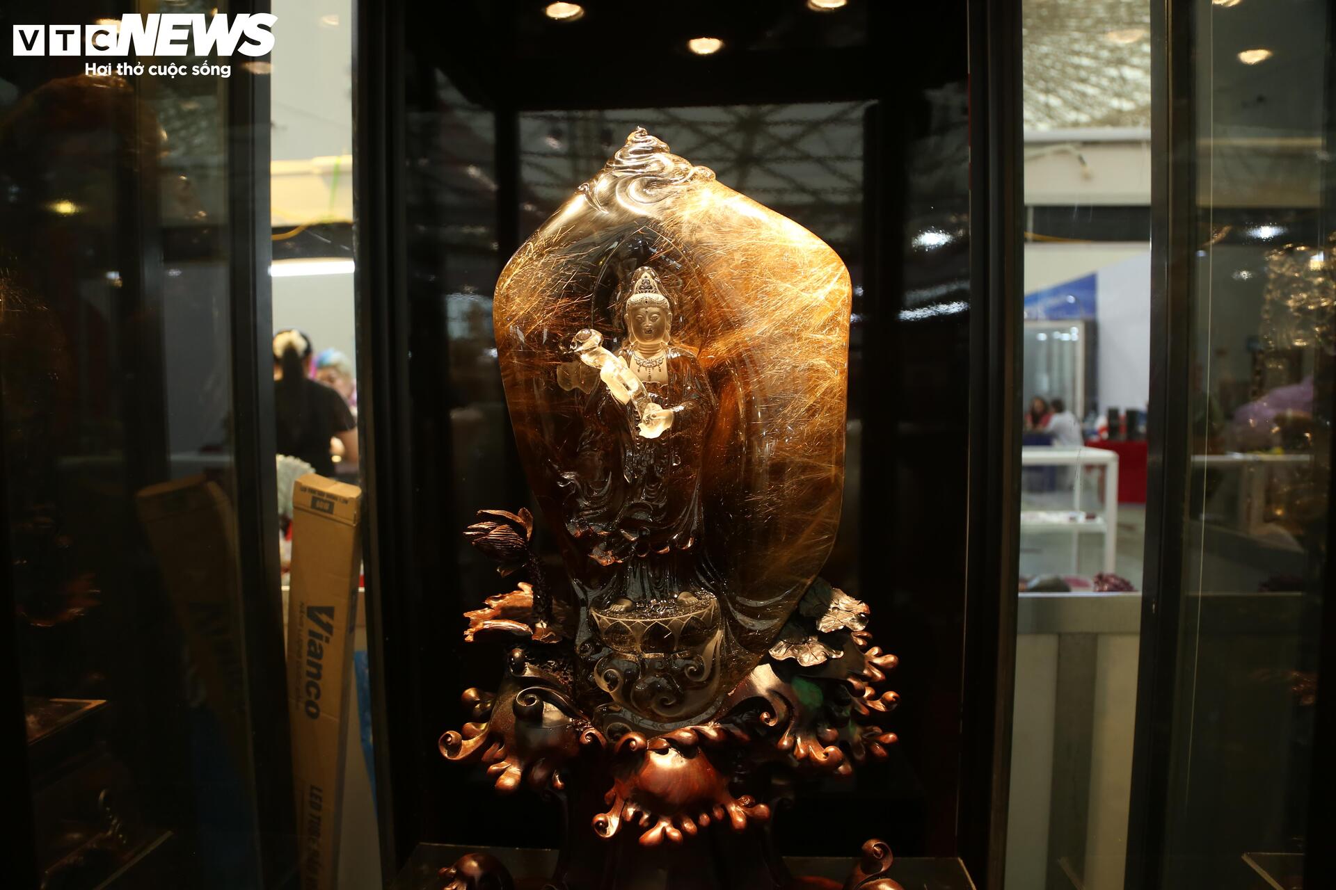 Những siêu phẩm đá quý tiền tỷ ở Hội chợ Mùa thu lần thứ nhất 2025- Ảnh 7. Những siêu phẩm đá quý tiền tỷ ở Hội chợ Mùa thu lần thứ nhất 2025- Ảnh 7.