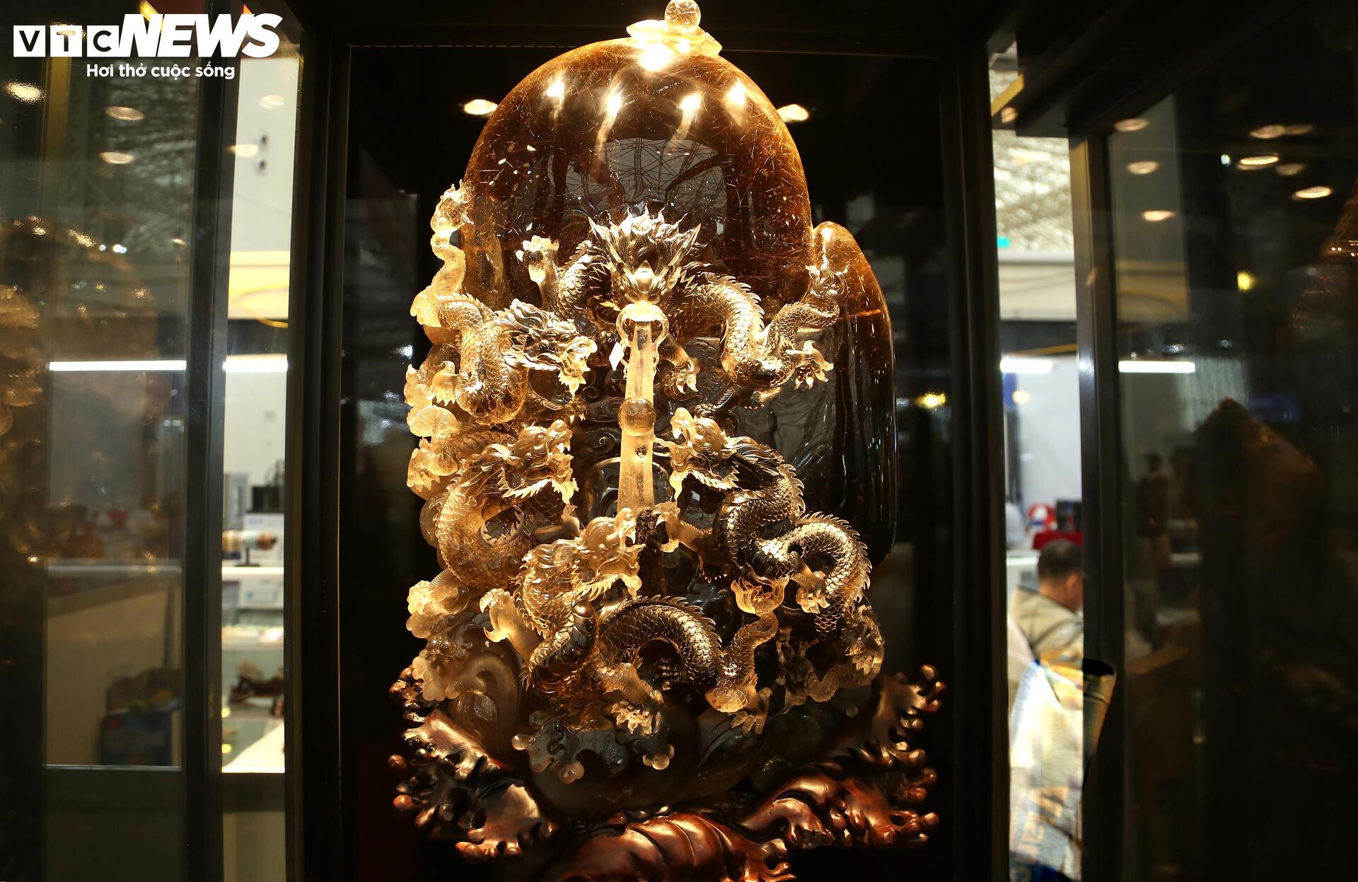 Những siêu phẩm đá quý tiền tỷ ở Hội chợ Mùa thu lần thứ nhất 2025- Ảnh 4. Những siêu phẩm đá quý tiền tỷ ở Hội chợ Mùa thu lần thứ nhất 2025- Ảnh 4.