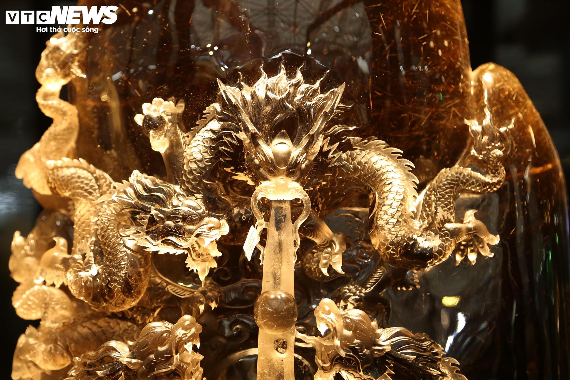 Những siêu phẩm đá quý tiền tỷ ở Hội chợ Mùa thu lần thứ nhất 2025- Ảnh 5. Những siêu phẩm đá quý tiền tỷ ở Hội chợ Mùa thu lần thứ nhất 2025- Ảnh 5.