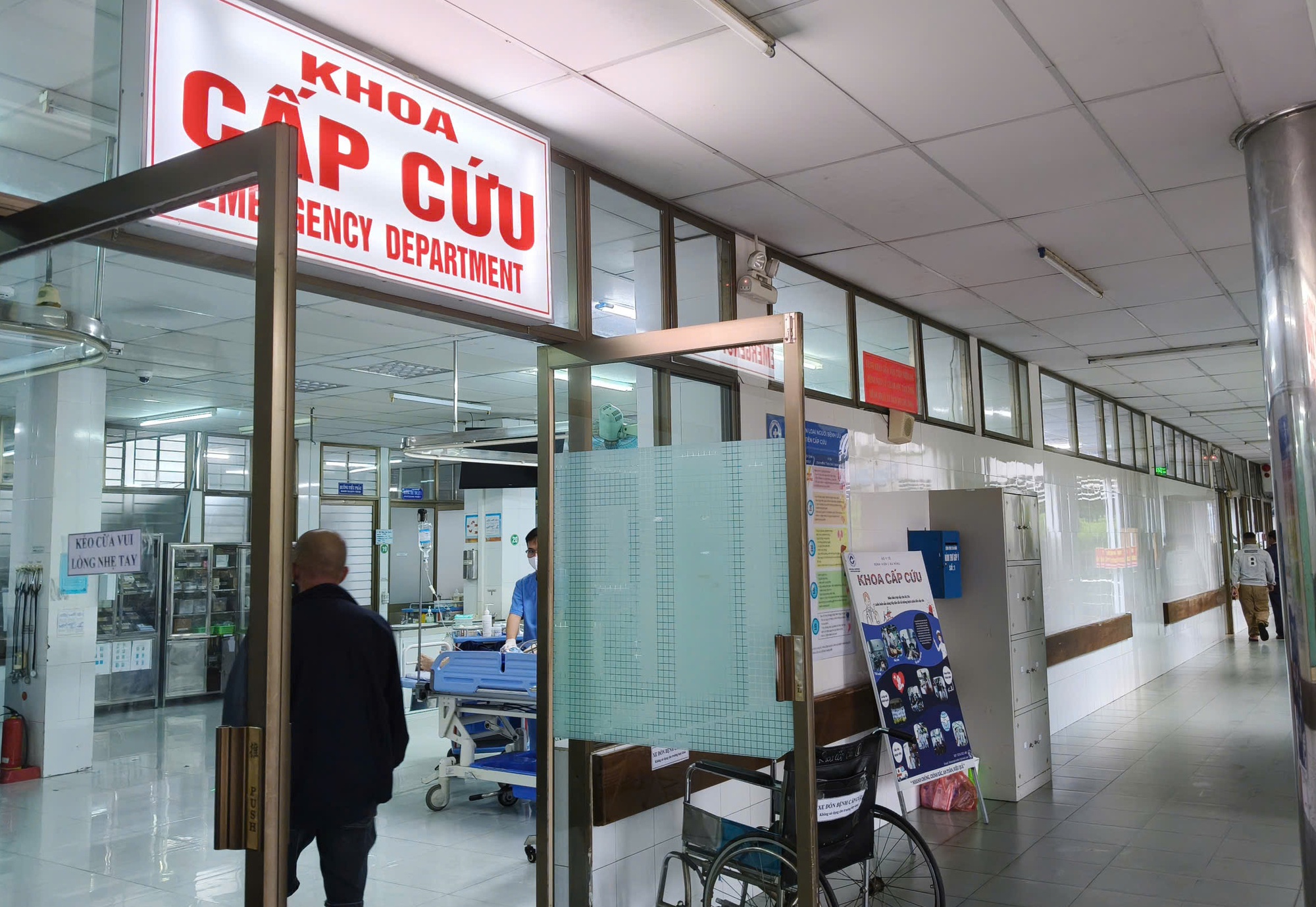 Vụ ngạt khí ở Đà Nẵng: 4 nạn nhân còn lại đang hôn mê, nguy kịch- Ảnh 1. Vụ ngạt khí ở Đà Nẵng: 4 nạn nhân còn lại đang hôn mê, nguy kịch- Ảnh 1.