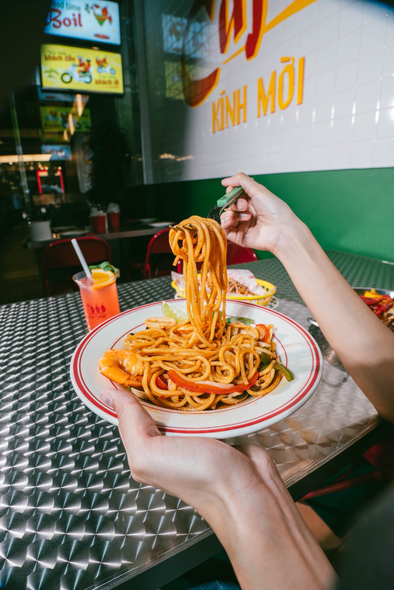 Vì sao Bãi Tôm viral khắp TikTok mà vẫn không  Vì sao Bãi Tôm viral khắp TikTok mà vẫn không